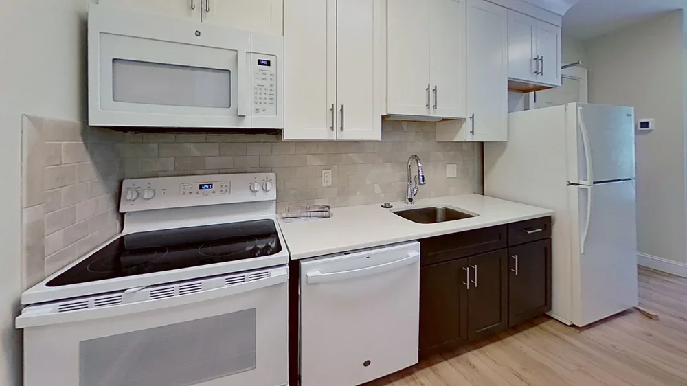 Unit #21 - 1Bedroom/1Bath - (W/D In-Unit)