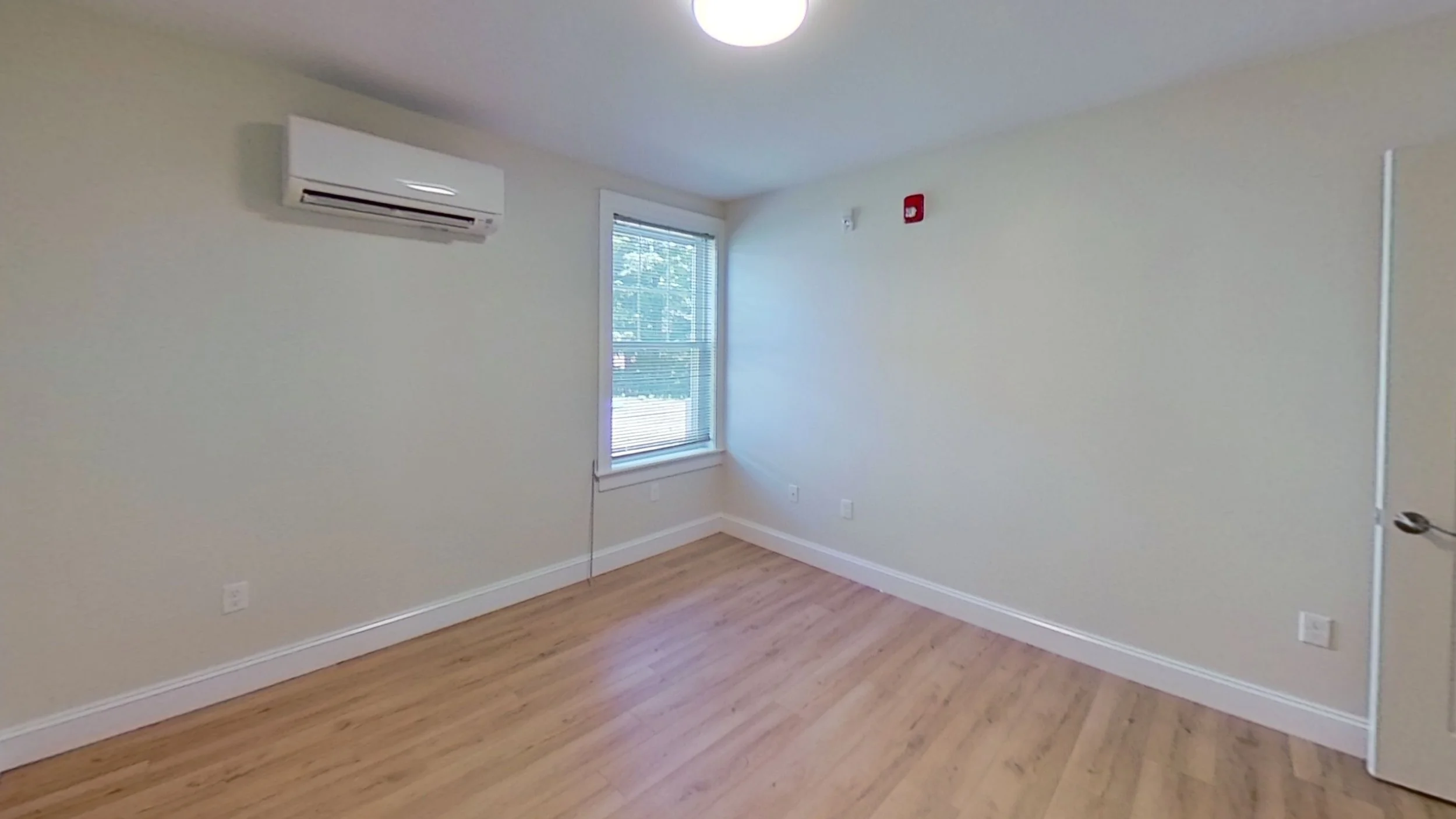 462-Main-St-Unit-10-Amherst-Unfurnished(2).jpg