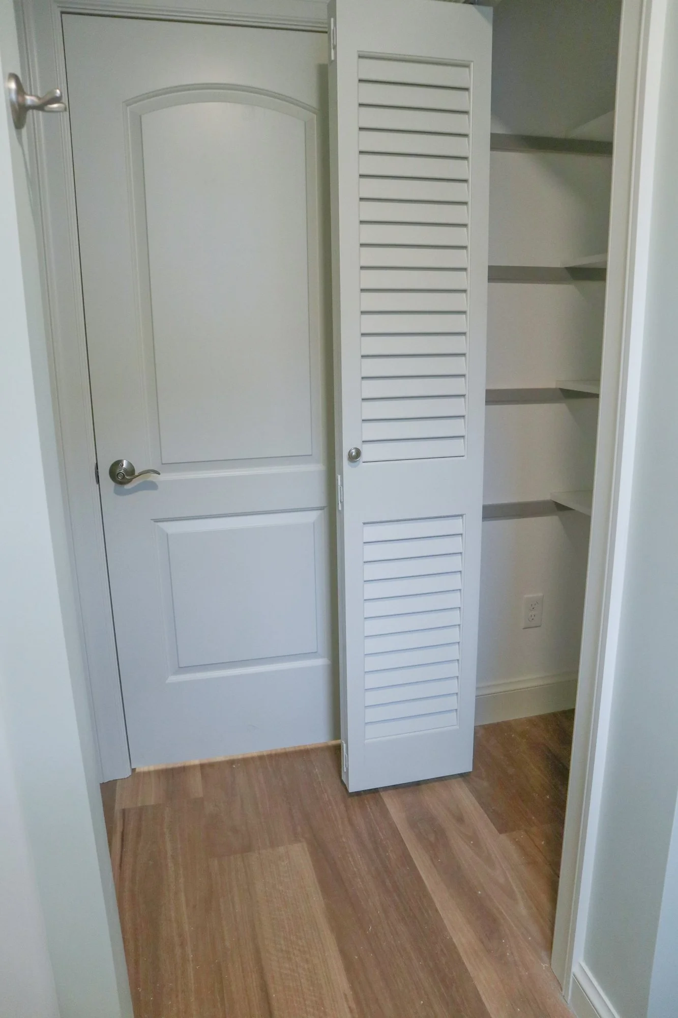 center-east-commons-unit-33-interior-doorway.jpg