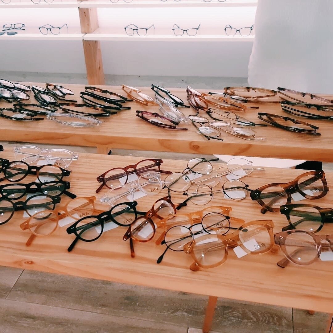 Ja les tenim aqu&iacute;! Arriben noves muntures a El Graduat, comencem pels acetats italians de @eposeyewear.

#optica #ulleres #ulleresdesol #eyewear #gafasnuevas