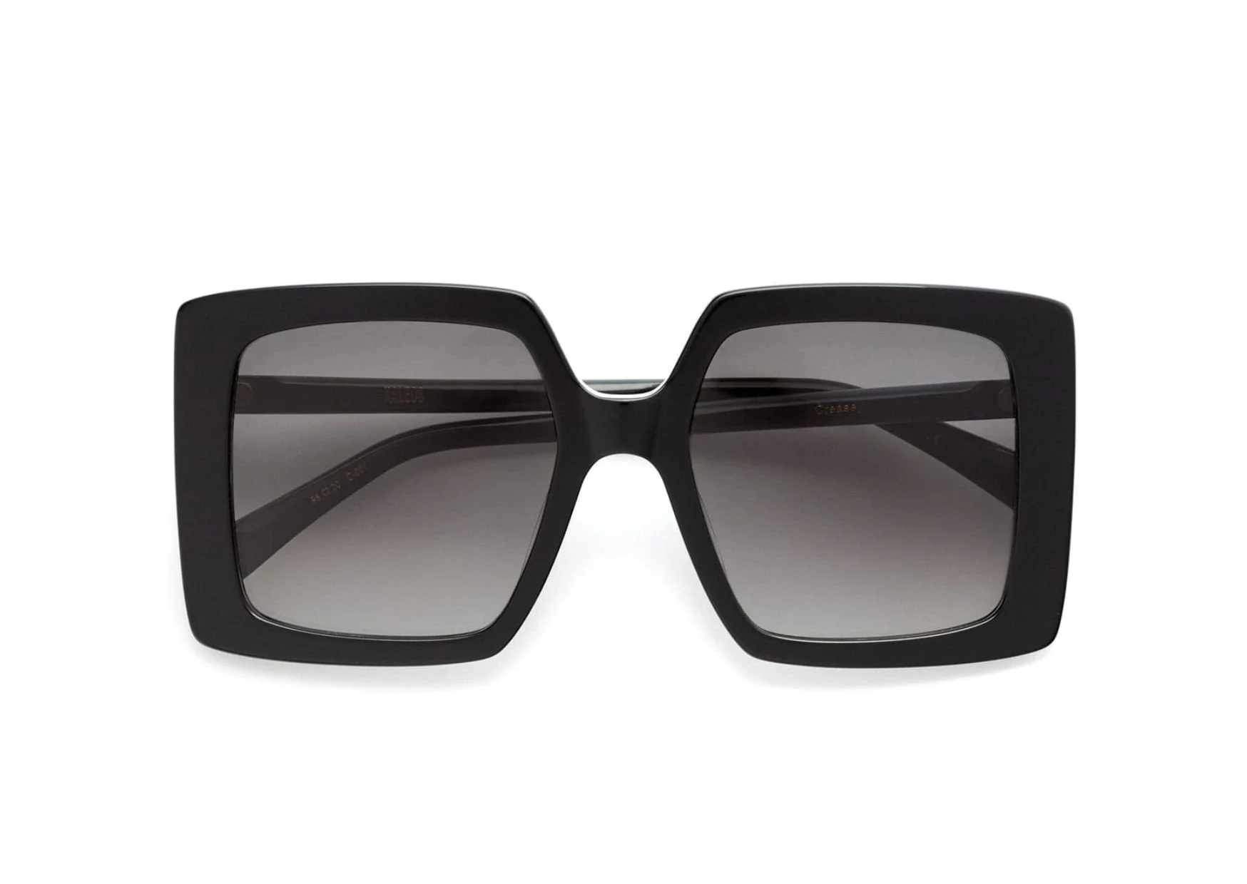 Sunglasses-oversized-squared-black-woman