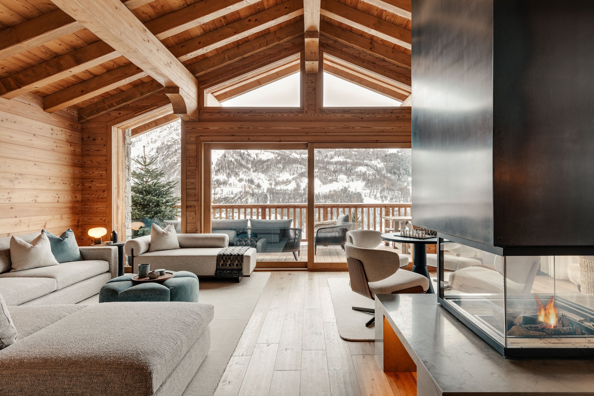Snowfall Chalet 2023-8.jpg