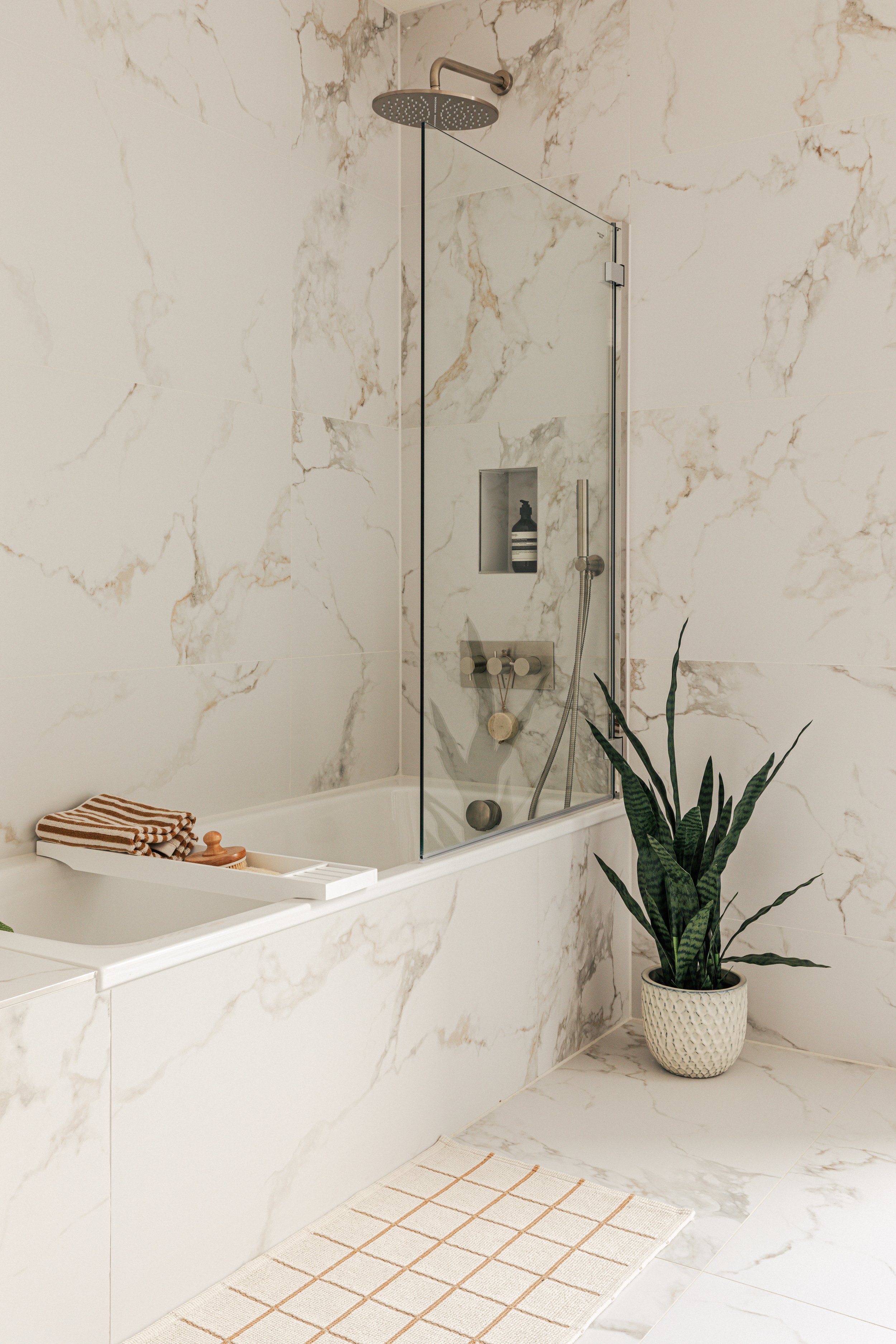 Clapham South 3 bed-25.jpg