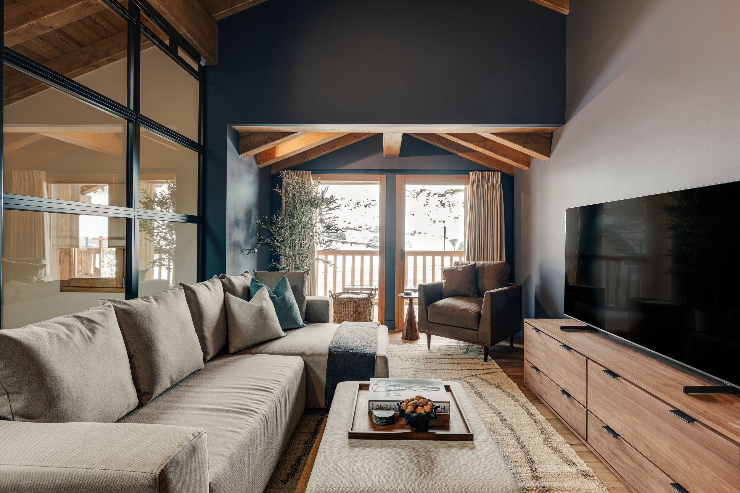 Snowfall Chalet 2023-18.jpg