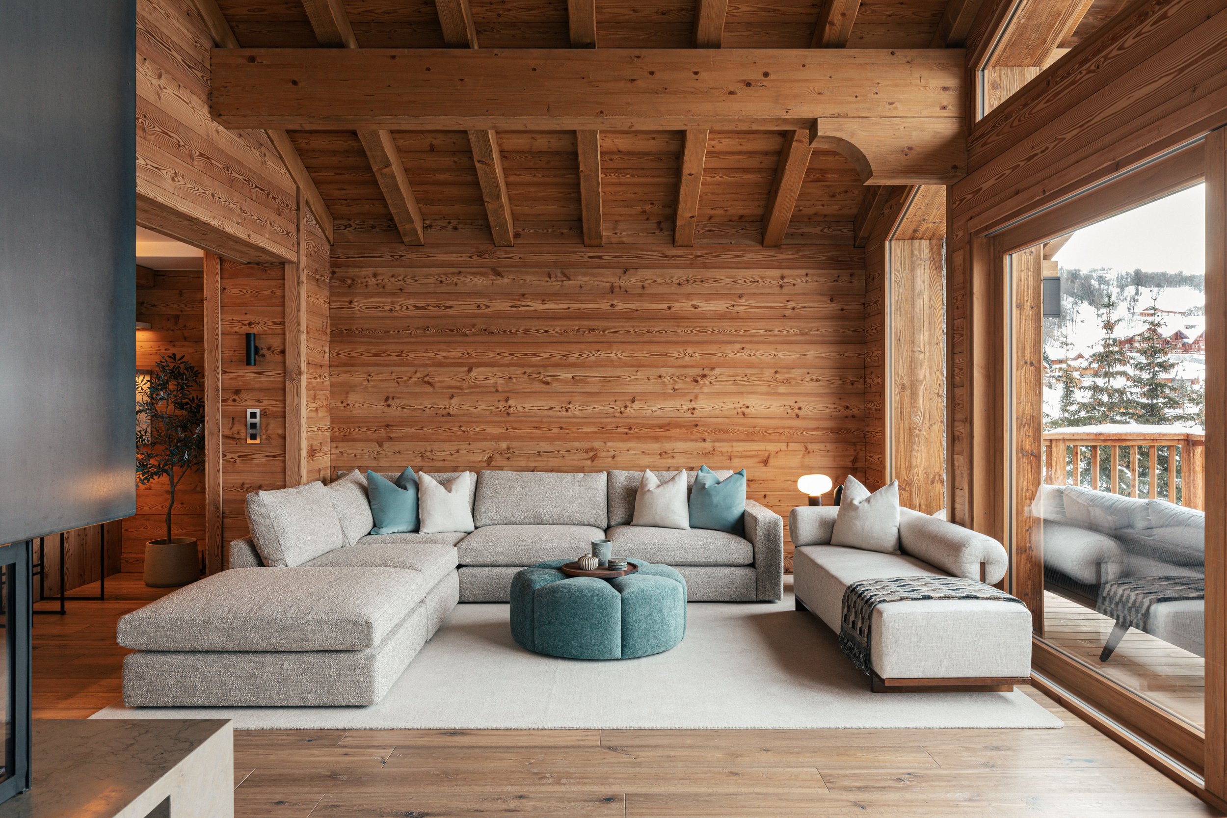 Snowfall Chalet 2023-3.jpg