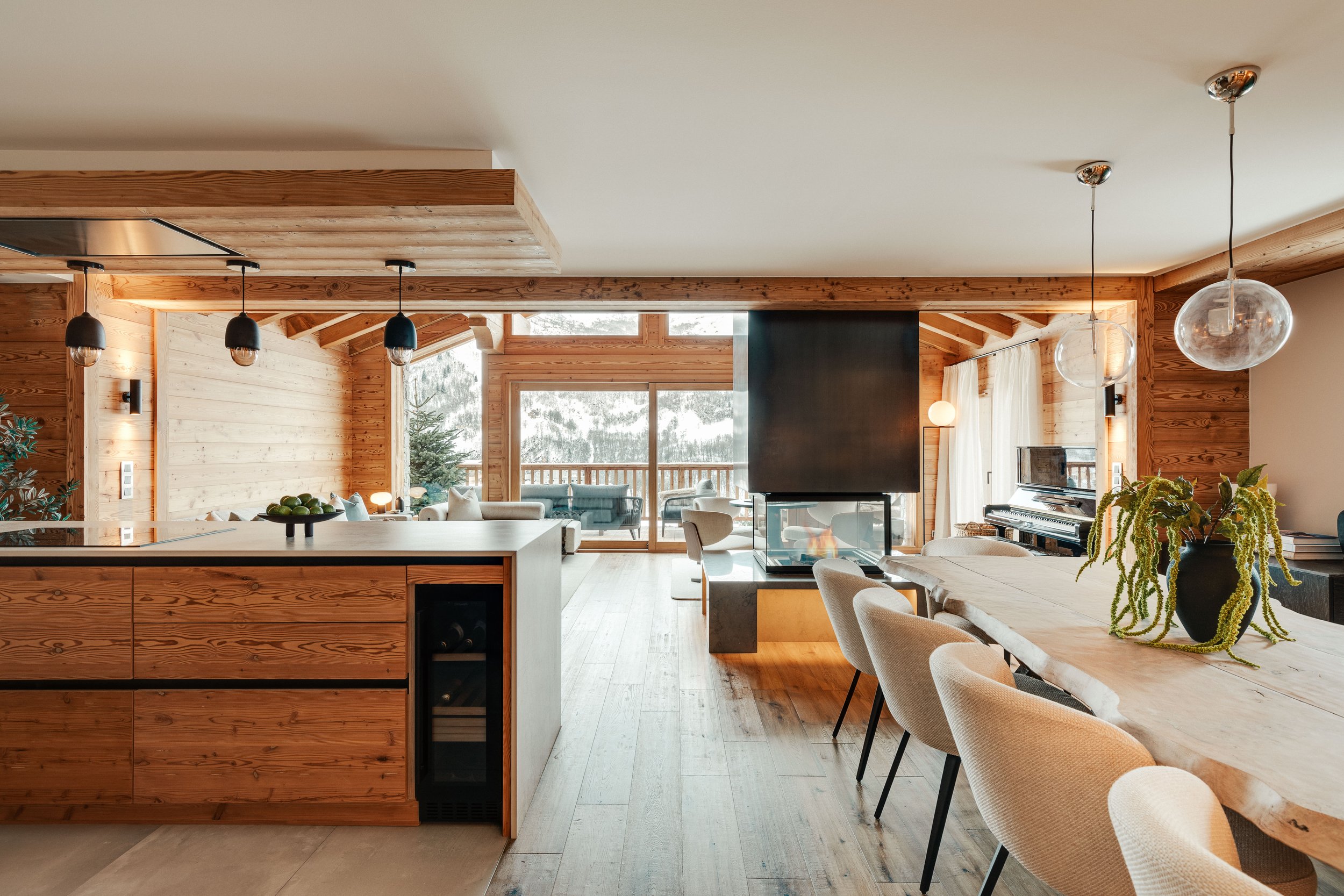 Snowfall Chalet 2023-7.jpg