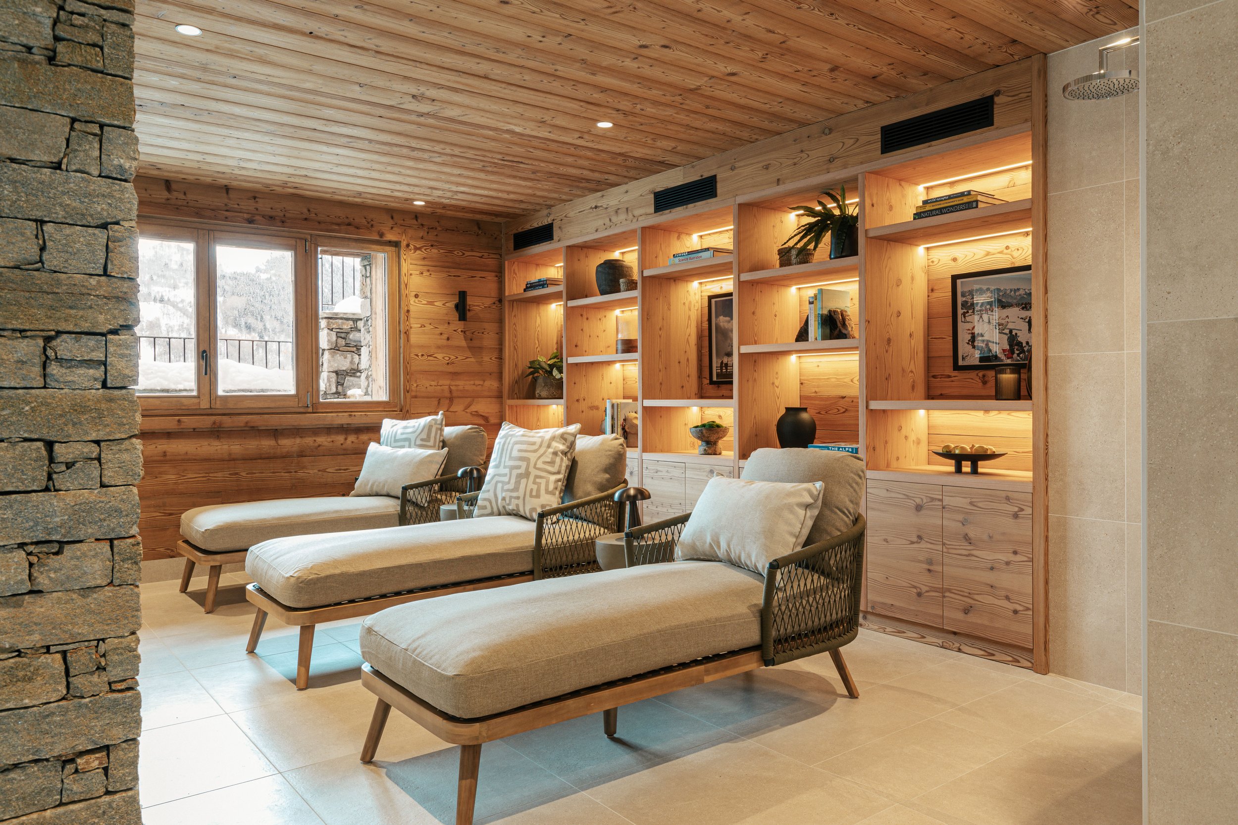 Snowfall Chalet 2023-30.jpg