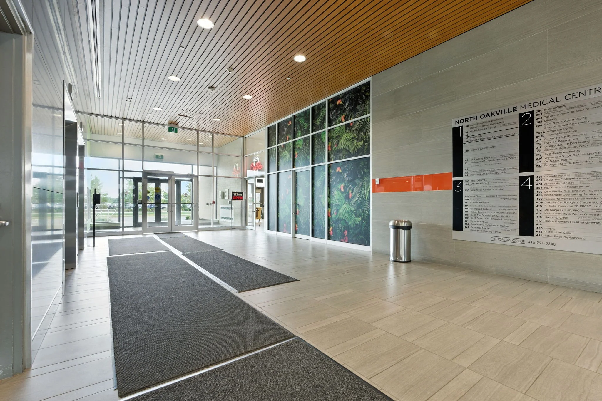 6-web-or-mls-3075 Hospital Gate 419, Oakville-6 (1).jpg