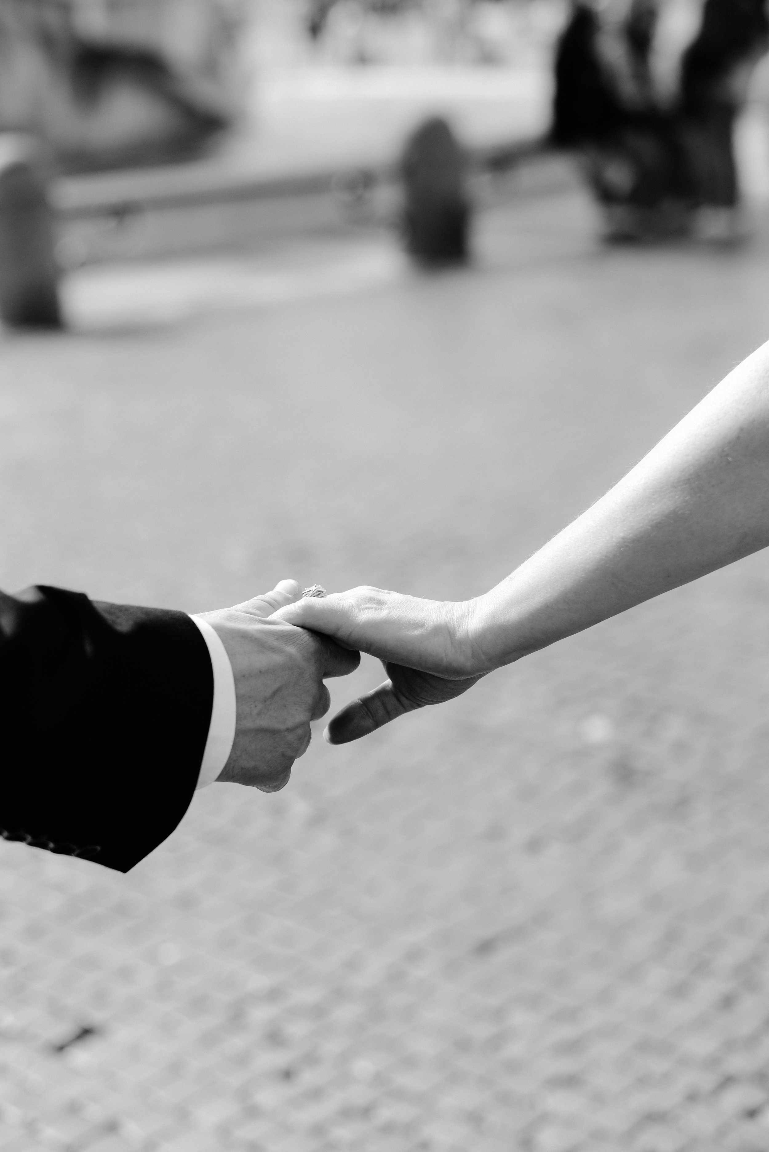luxury-engagement-session-rome-colosseum-17.jpg