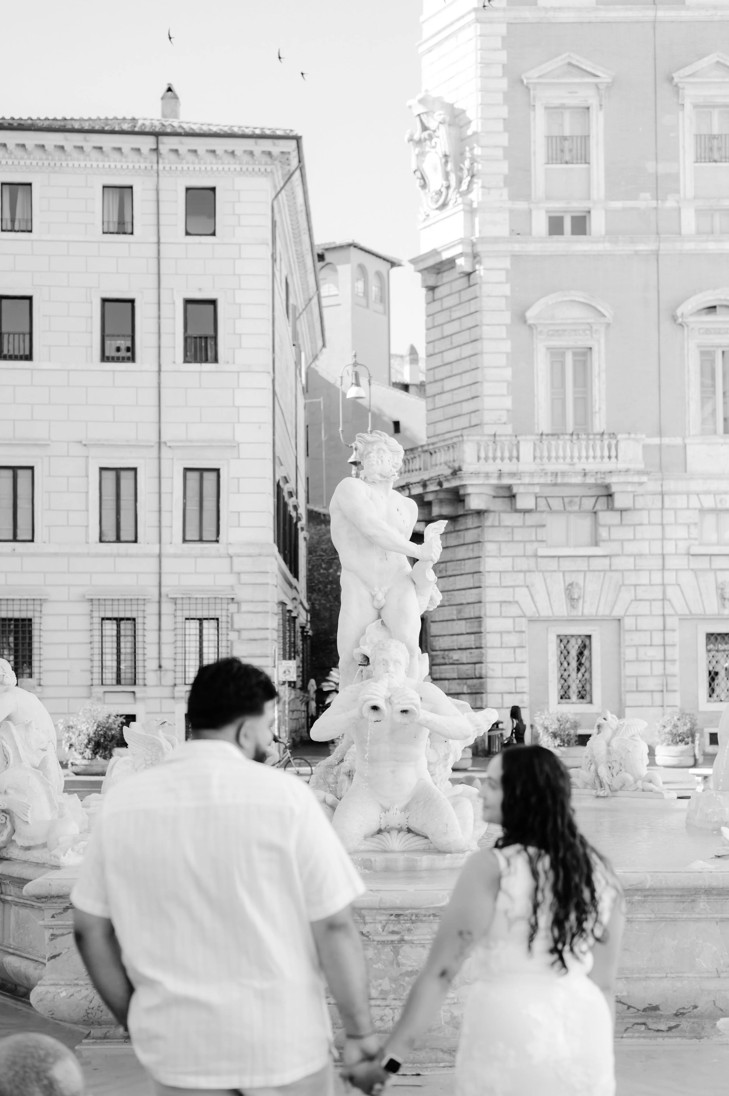 luxury-engagement-session-rome-colosseum-36.jpg