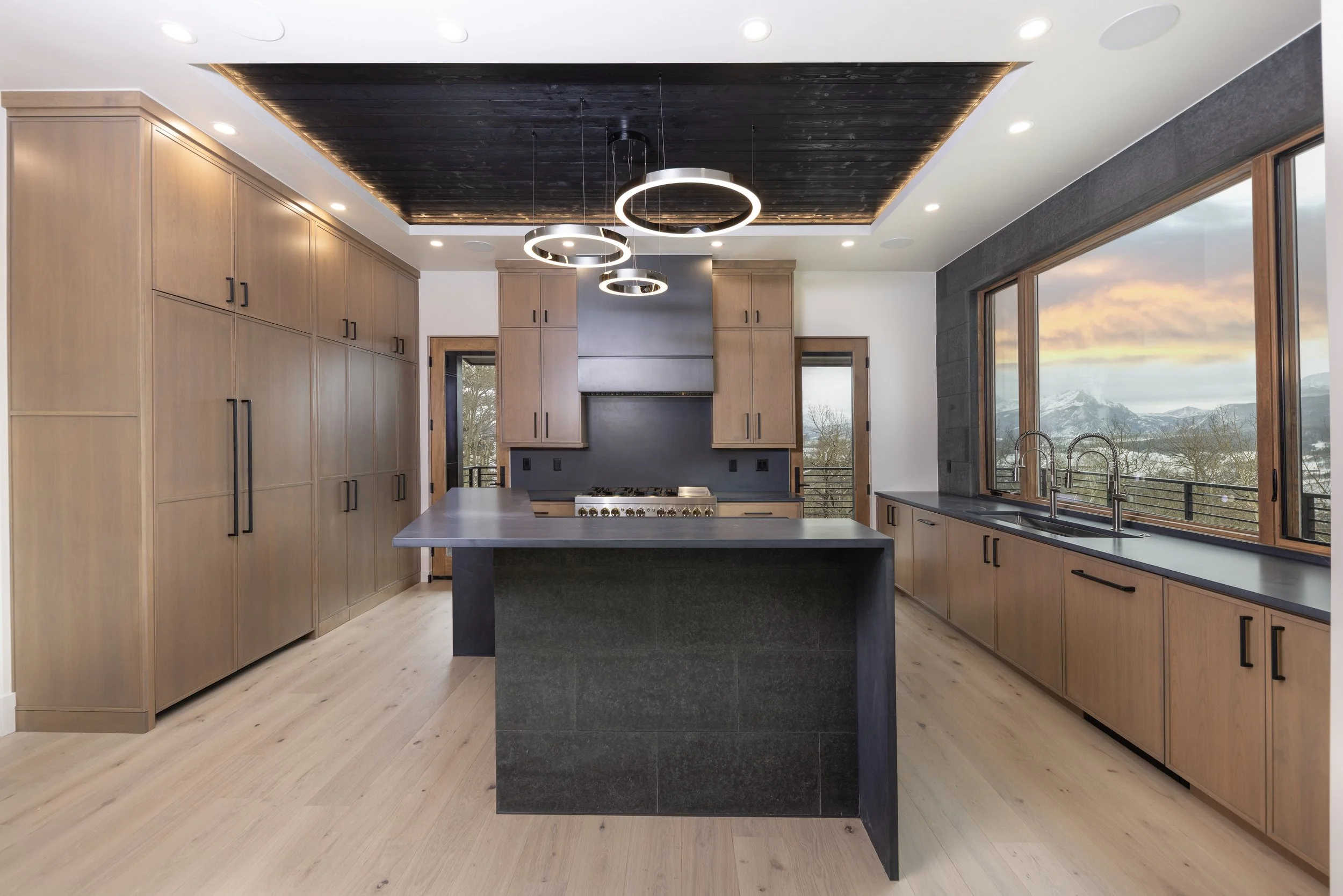 690 Lakeview Circle 3 sunset.jpg