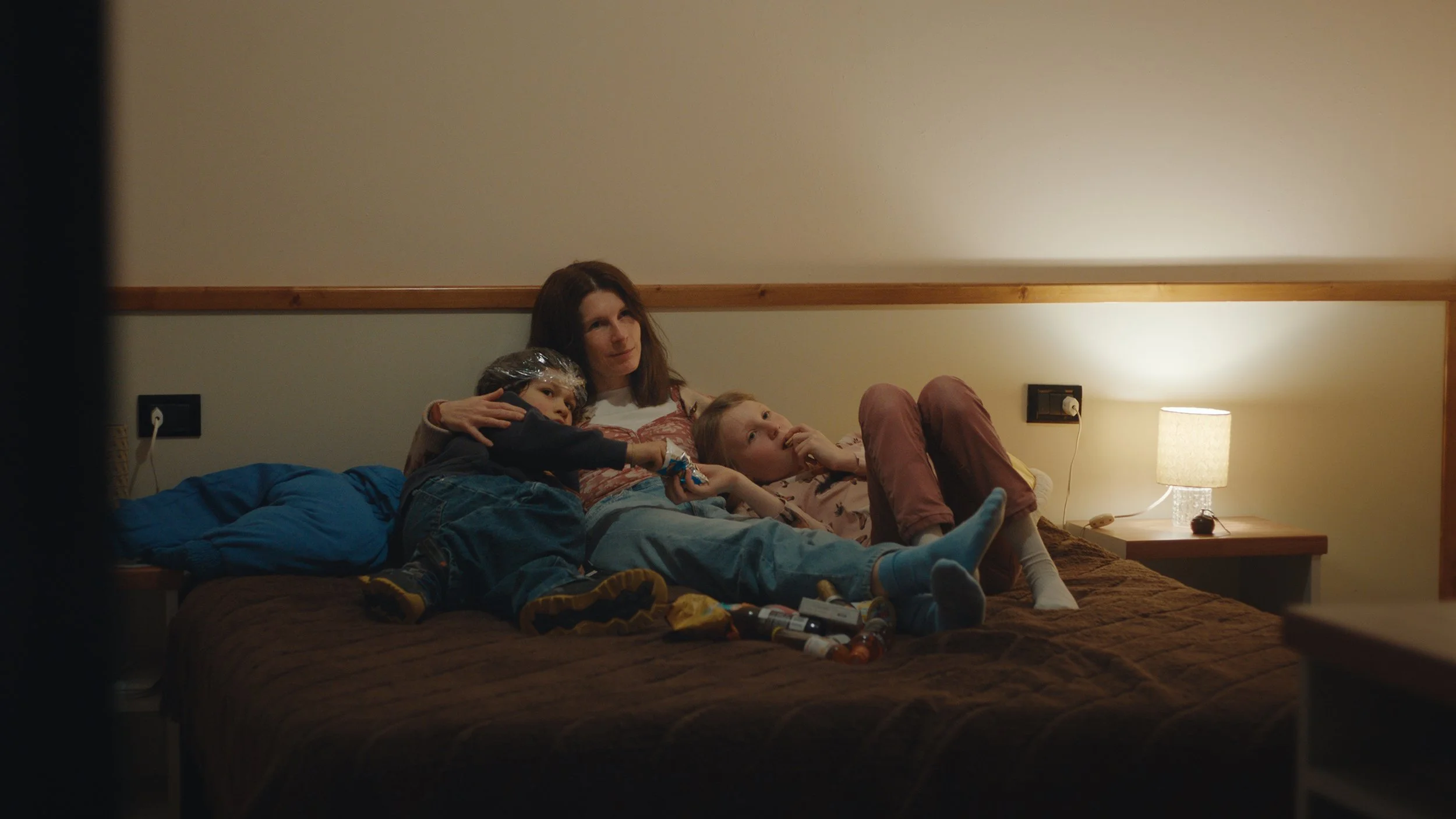AHappyFamiliy_Filmstill_03_small.jpg