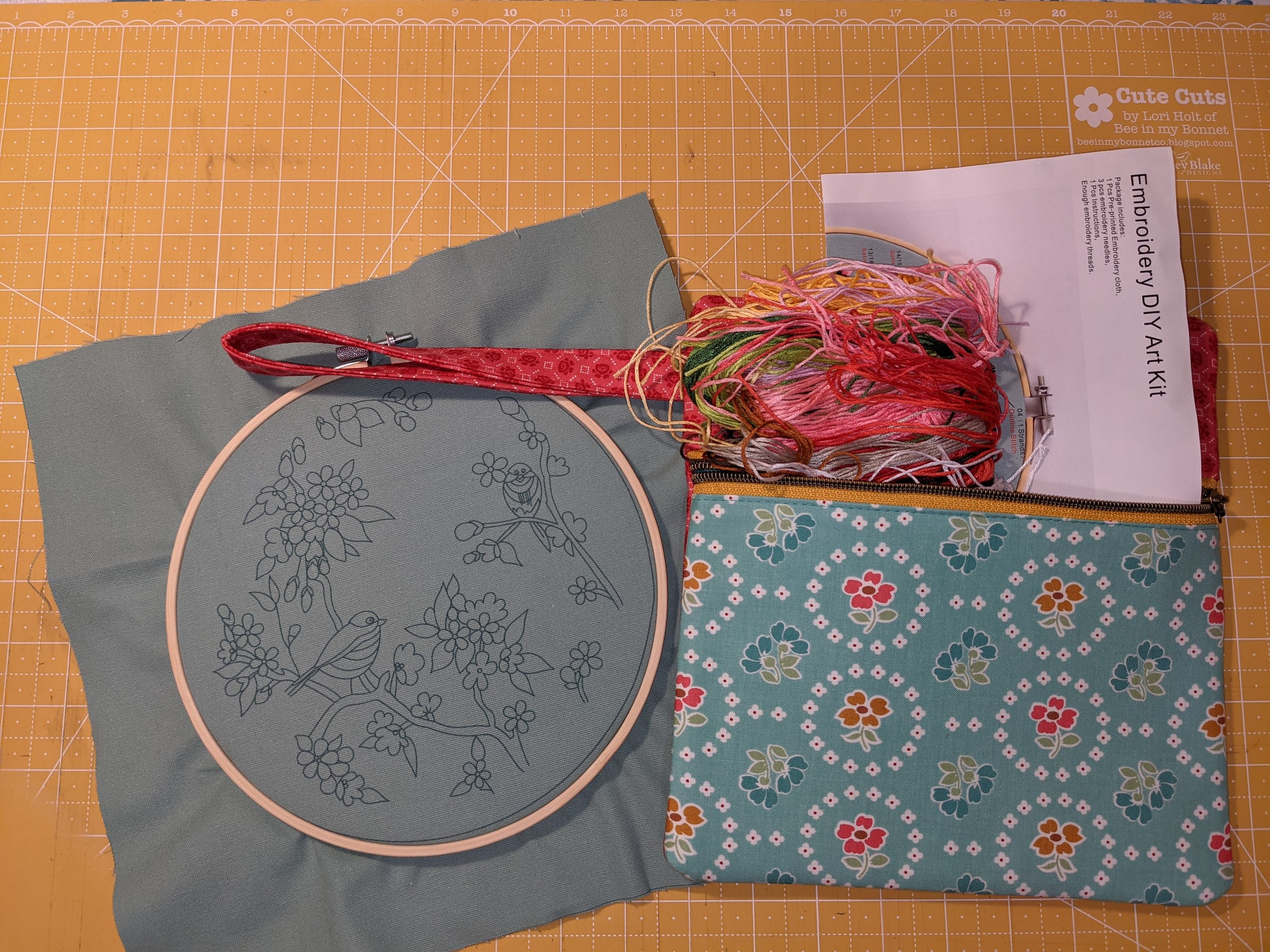 Big Hexie Project Bag | Lori Holt of Bee in My Bonnet Co. for It's Sew Emma #ISE-841