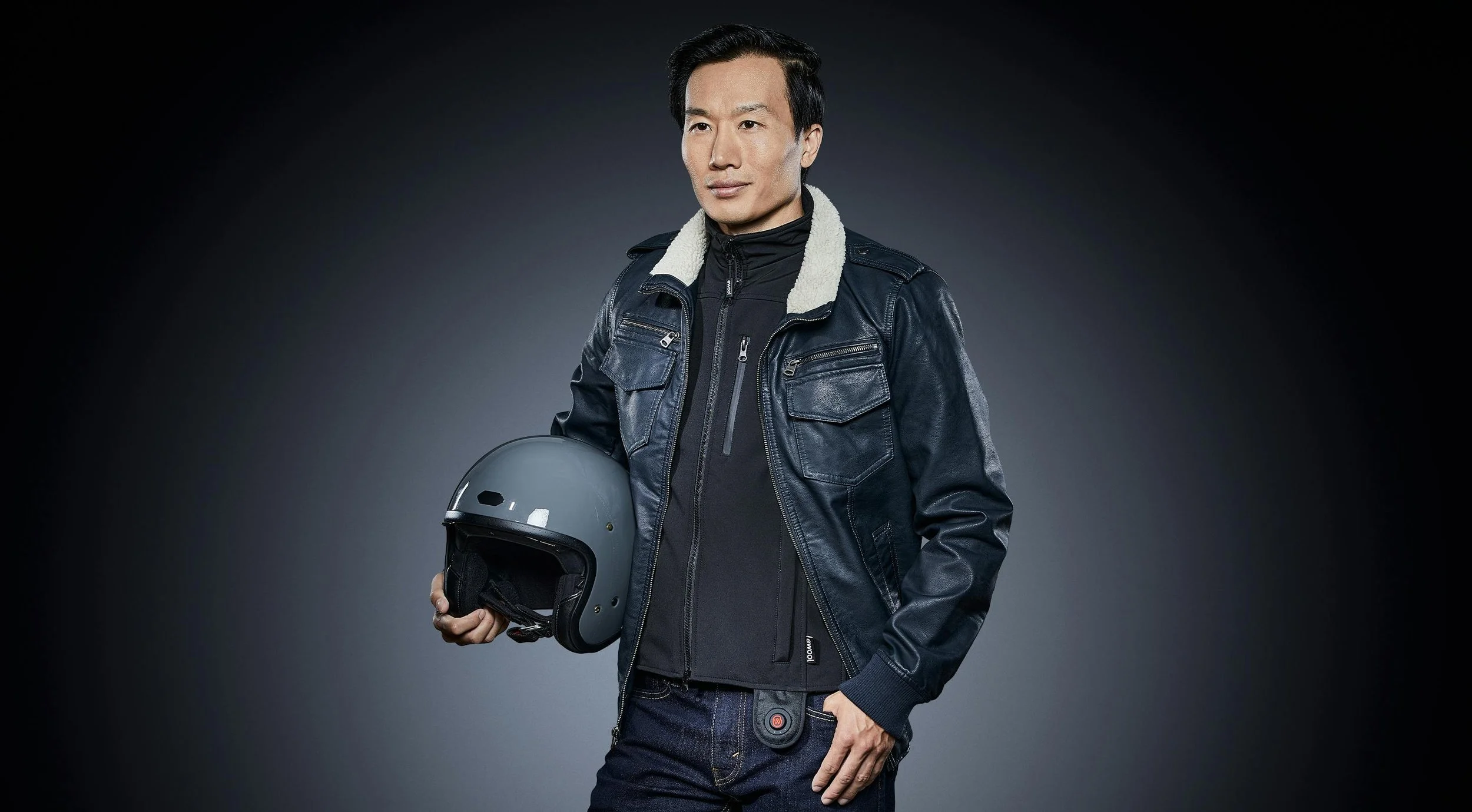ewool-man-motorcycle-rider-wearing-heated-vest.jpeg
