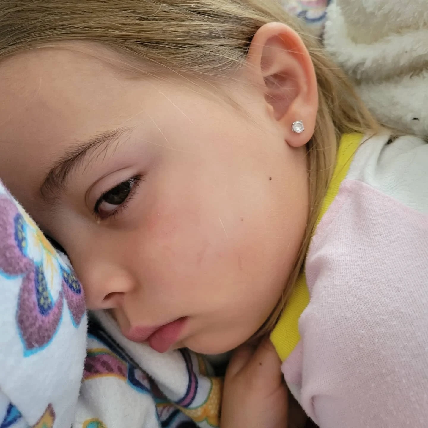 REASONS YOUR CHILD ISN’T SLEEPING - NUMBER 2
.
This week we are covering the 3 main reasons your child is not sleeping well at night.
.
Being overtired is the second most common reason.
.
😪When children become overtired they have a harder time