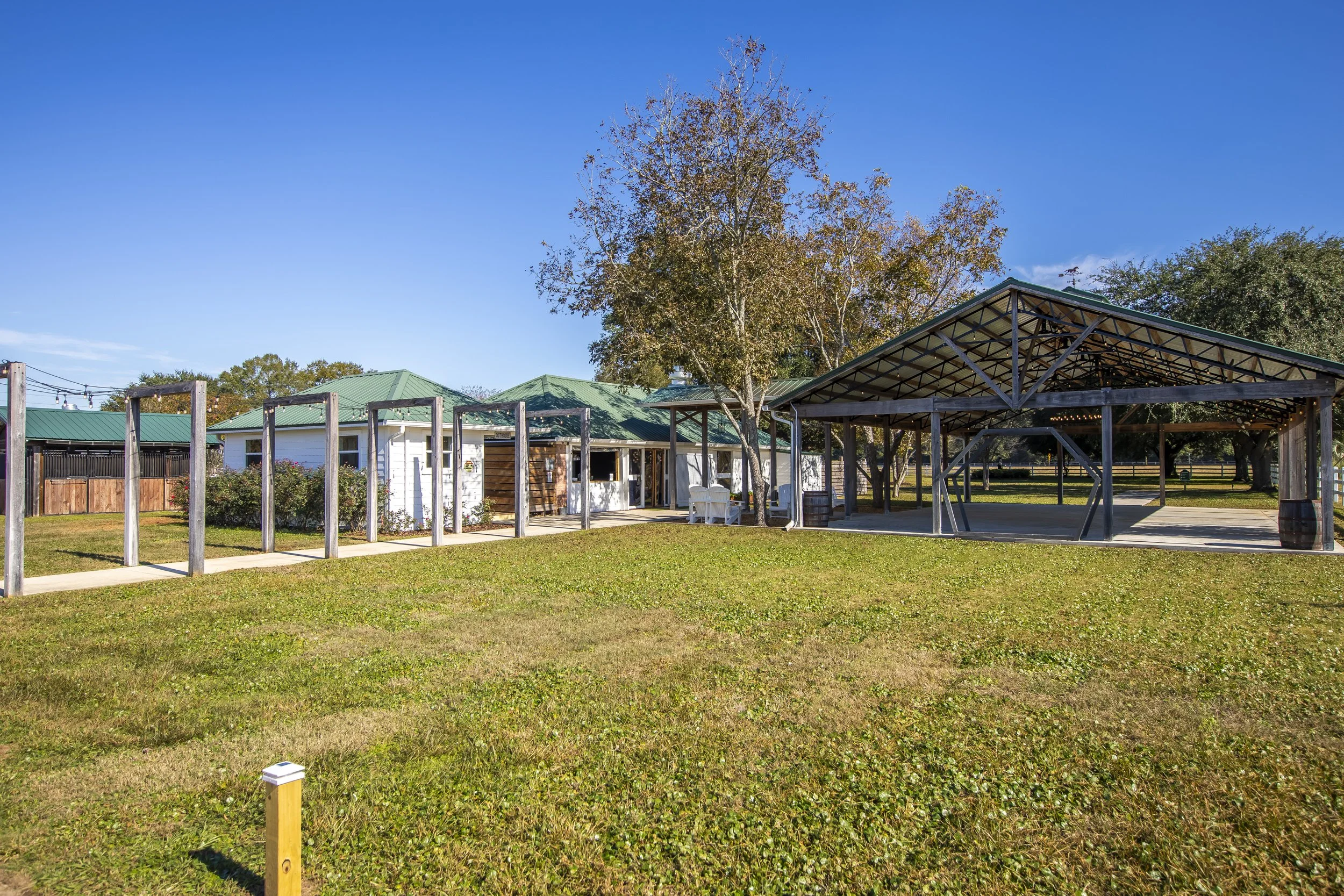 saloon-and-pavilion -024.JPG