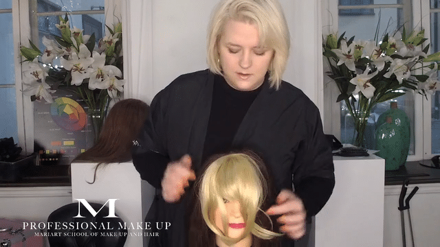 LEKTION 10 - HÅRSTYLING - HALV PERUK & LÖSLUGG-low.gif