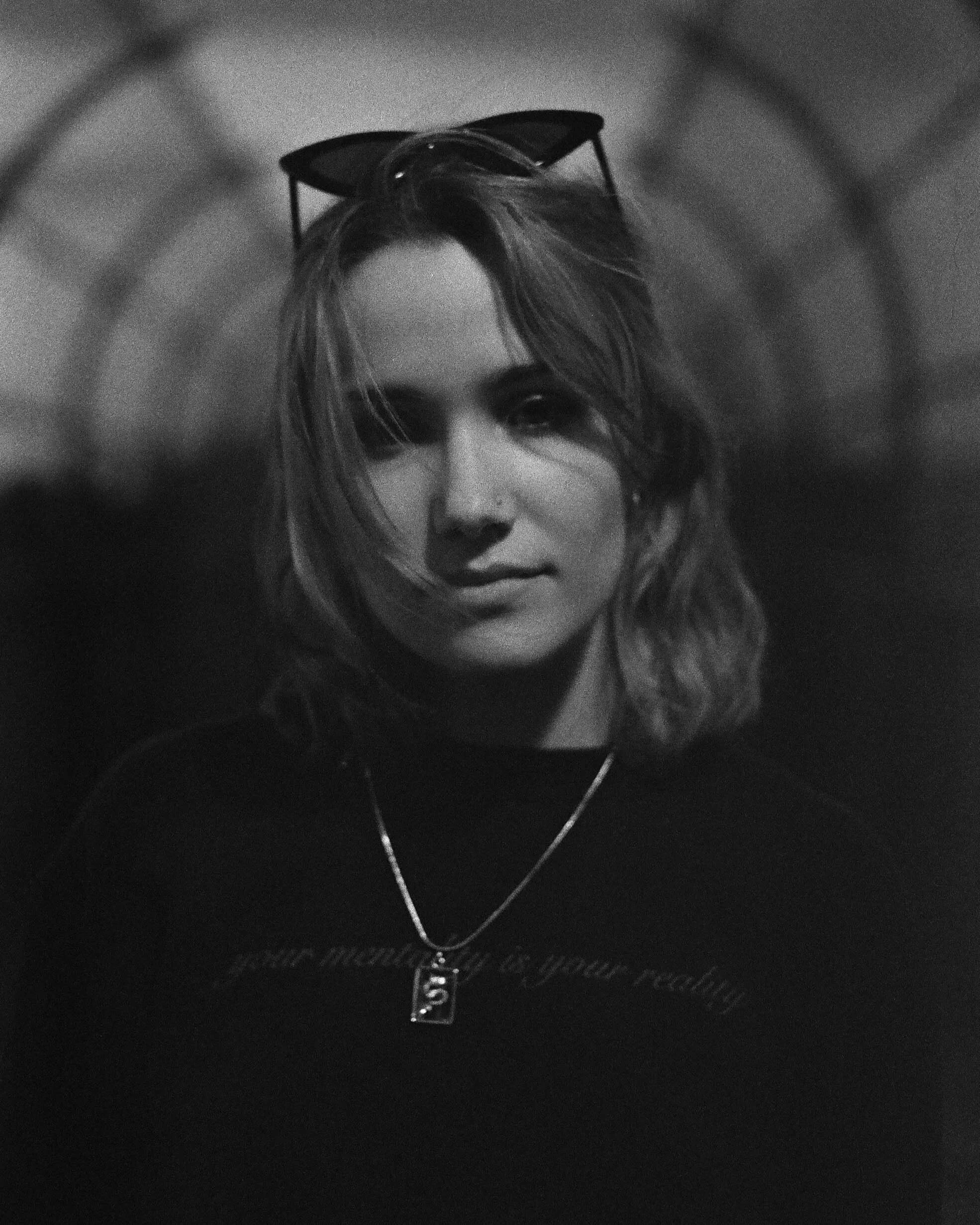 B&W-VERTICAL (6 of 8).jpg