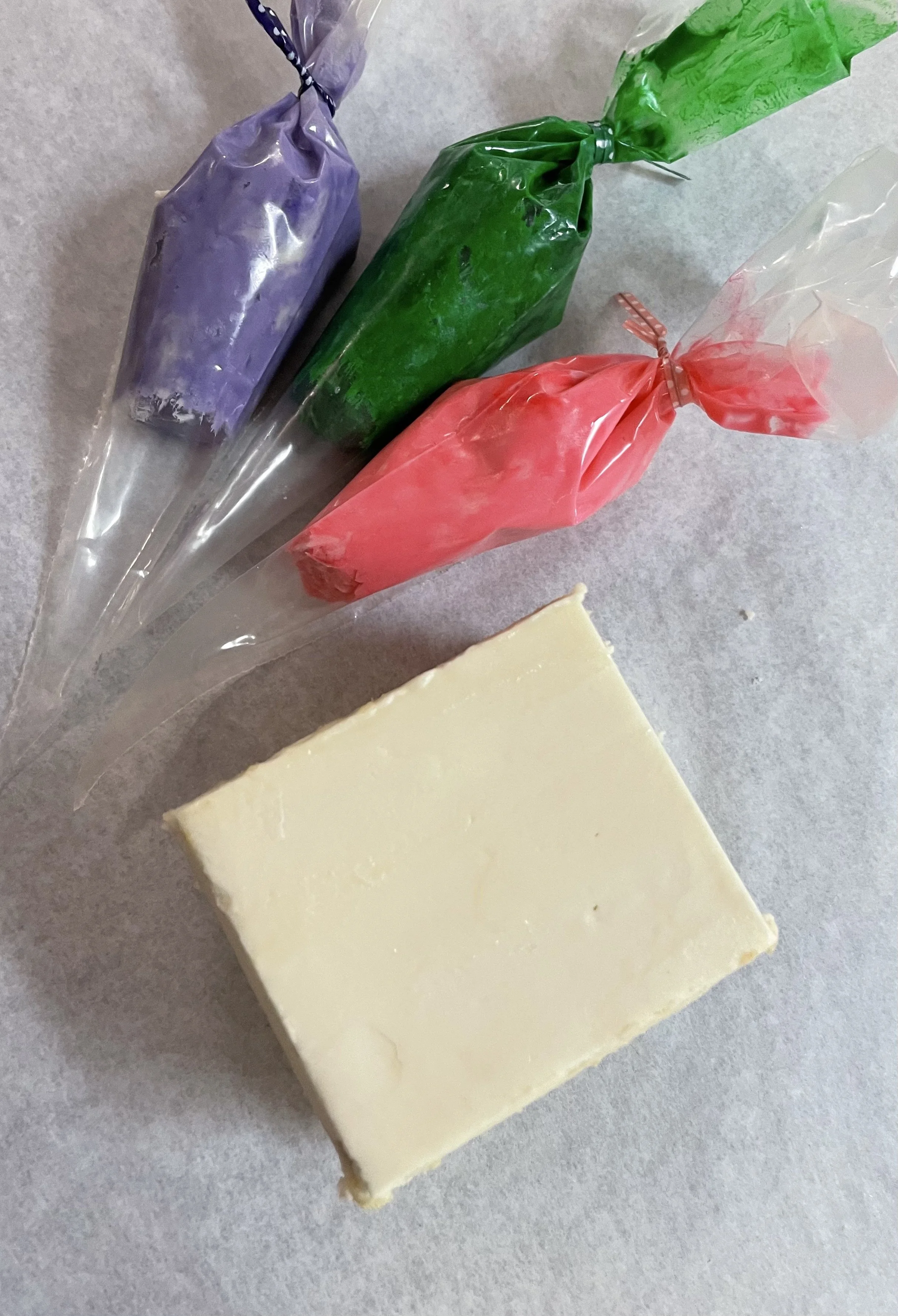 Decorate your own cake kit!!