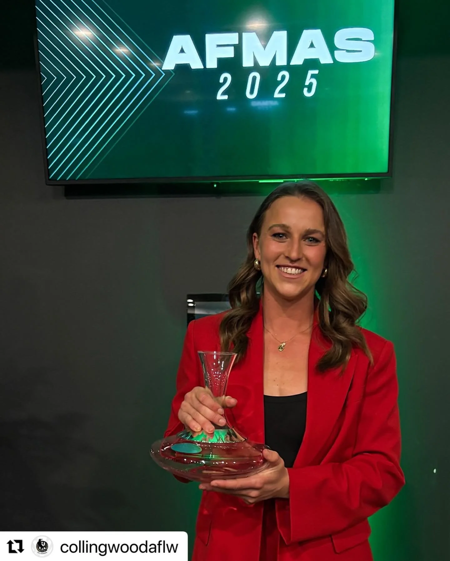 Congratulations @ruby_slysh so well deserved 🌟🌟🌟🌟🖤🤍
・・・
A massive congratulations to our very own @ruby_slysh for taking out the prestigious Clinton Grybas Emerging Talent Award at last night&rsquo;s Australian Football Media Awards 👏

Ruby is