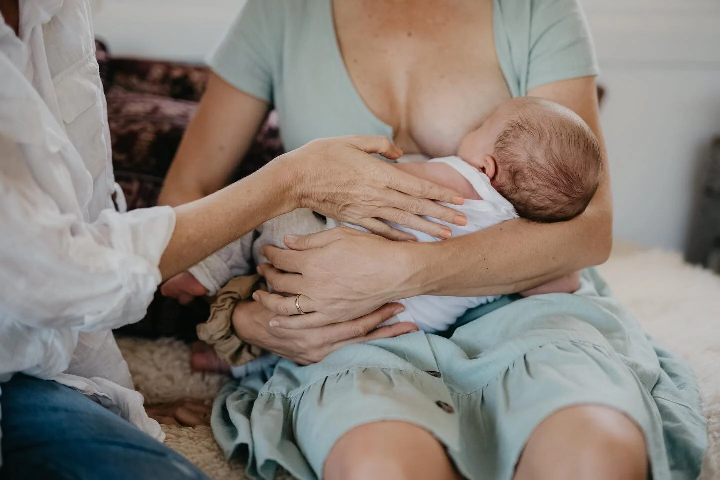 The odour of breastmilk may reduce pain in the newborn undergoing medical procedure.

Wow - I can only think its because of the oxytocin effect. I am continuously blown away ✨✨✨