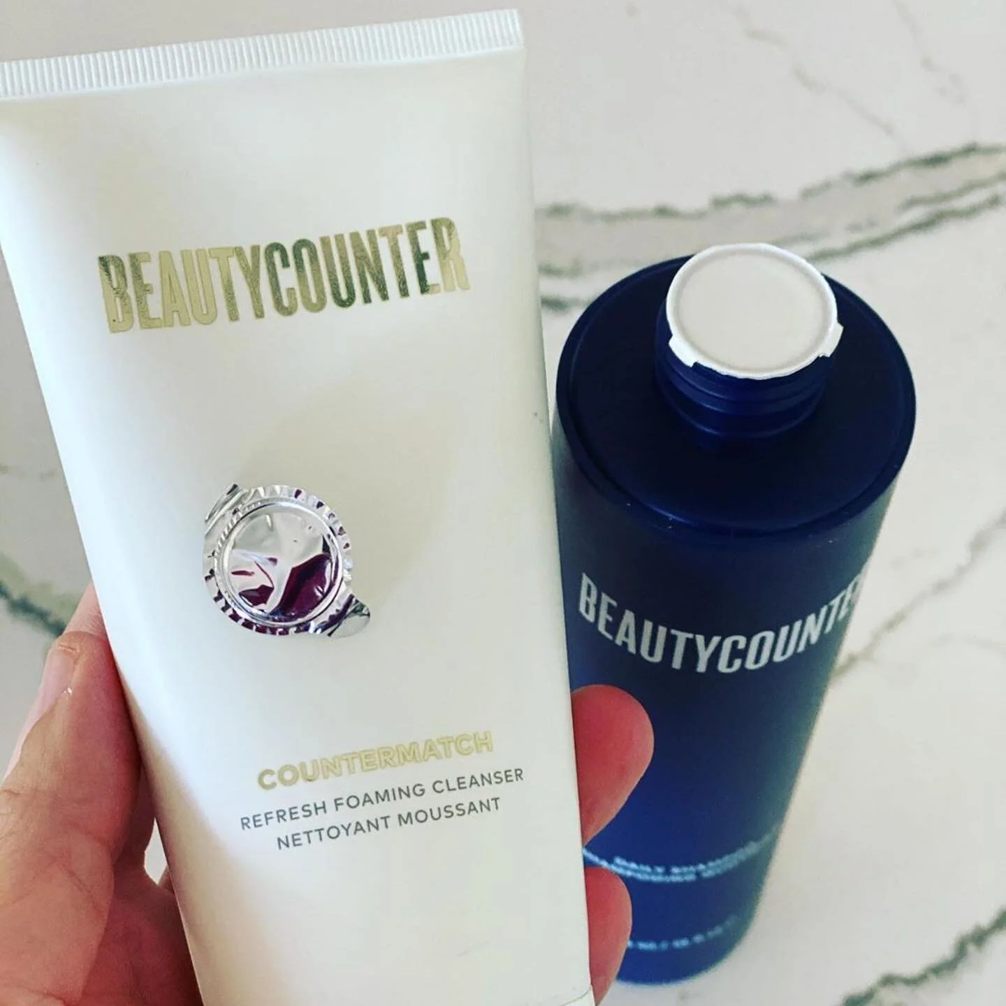 #Repost @beautycounter.hill.nerd
・・・
See these simple seals? It wasn&rsquo;t so simple finding the right ones for our products...

When Beautycounter transitioned to remove secondary boxes, we needed a way to make sure the bottle wasn&rsquo;t tampere