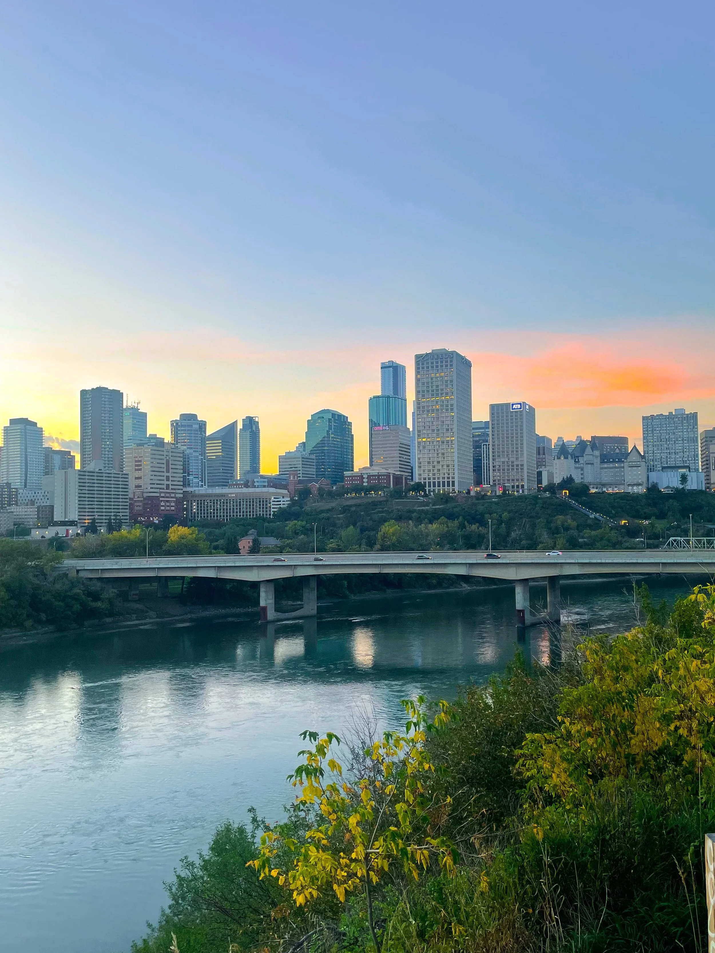 ✨🌆
⁣
⁣
⁣
⁣&mdash;
⁣#exploreedmonton&lrm; #travelalberta&lrm; #yeg&lrm; #explorecanada&lrm; #edmontonalberta