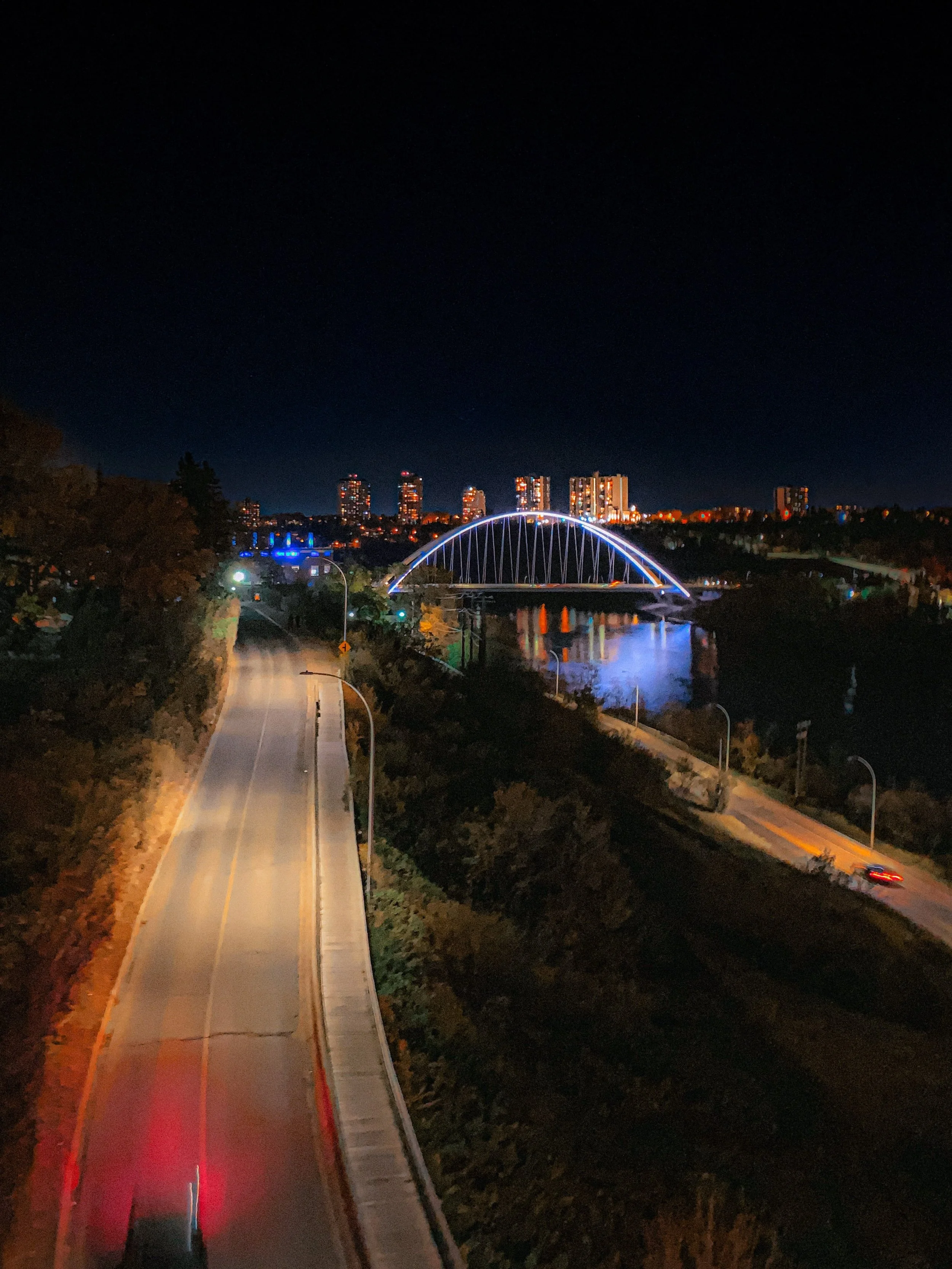 Just&lrm; a&lrm; little&lrm; Edmonton&lrm; glow.
⁣✨✨
⁣
⁣
⁣
⁣&mdash;
⁣#yeg&lrm; #exploreedmonton&lrm; #walterdalebridge&lrm; #edmonton&lrm; #travelalberta&lrm;