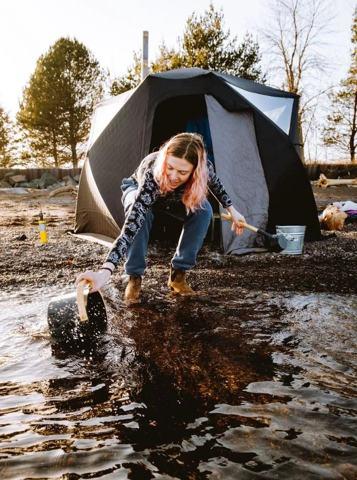 gathering_water_for_the_sauna.jpg