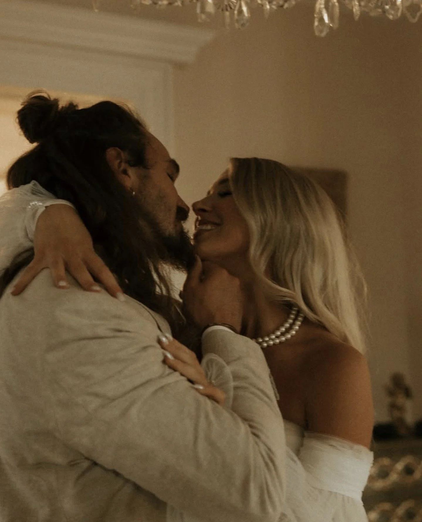 Still dreaming about this one..⁠
⁠
Our EB bride Kaylee in EB22496 on her special day.⁠
⁠
Photographer: @mgm.moments⁠
Bride: @kayleemelancon⁠
Boutique: @magnolialainebridal