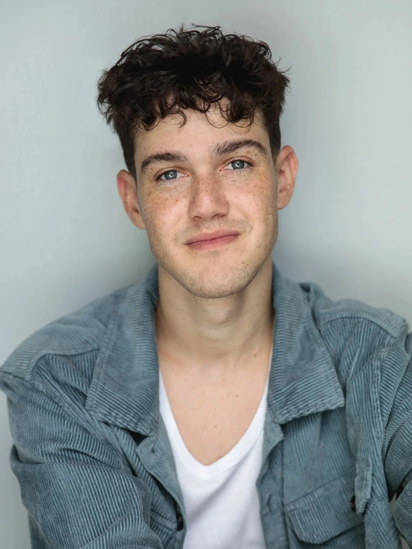Headshot of actor Owen Hasluck photographed by Rebecca Hitch in Sydney