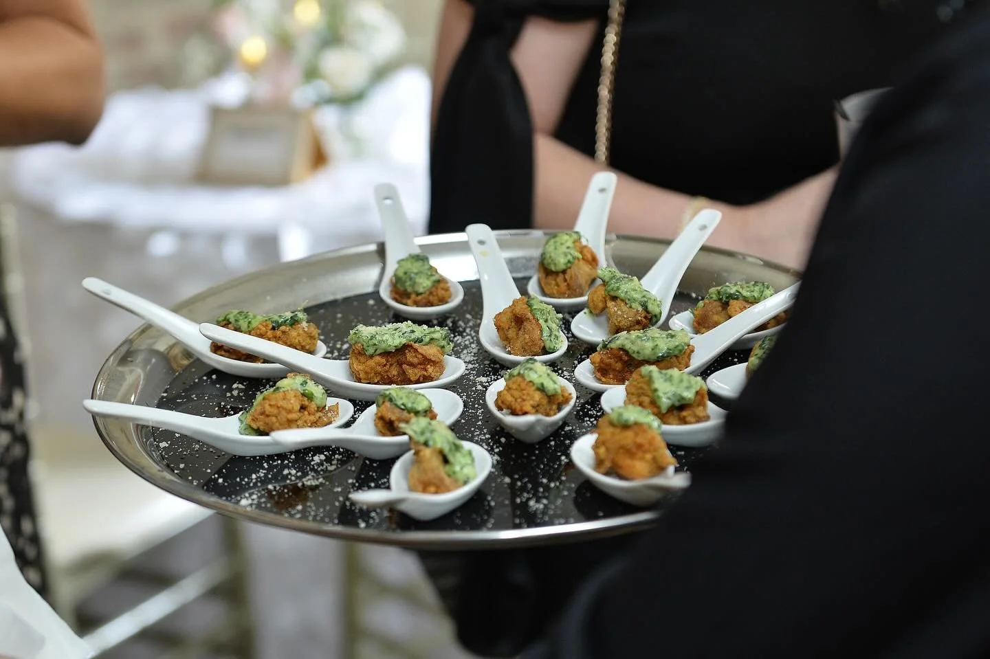 Elegance on a plate&mdash;Oysters Rockefeller making their way around, adding a touch of luxury to the celebration. 🦪✨

📸: @photobylouis 

#BaronessCuisine #BaronessBliss #BaronessWedding #NewOrleansWedding