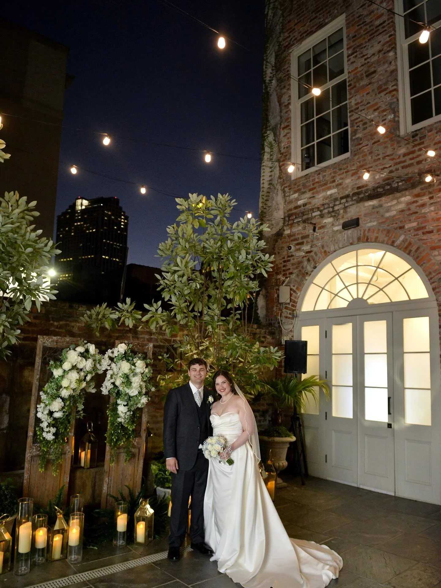 ✨ Forever begins here ✨

An evening of candlelight, love, and timeless romance at the Baroness 🤍

📸: @photobylouis 

#BaronessBliss #BaronessWedding #NewOrleansWedding #FrenchQuarterWedding