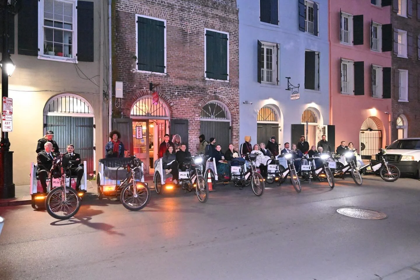 Pedicabs lined up, guests waving goodbye, and that unmistakable New Orleans flair&mdash;this is the wedding exit we&rsquo;re talking about! 💛✨ 

📸: @photobylouis 

#BaronessSendOff #WeddingExit #BaronessWedding #BaronessBliss #needaridenola