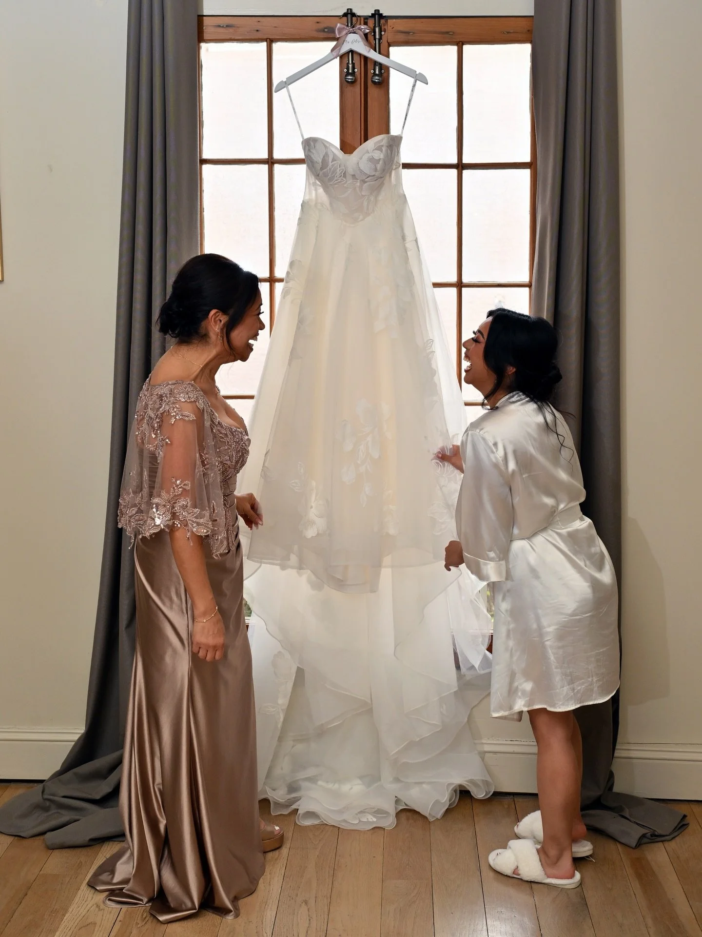 Behind so many beautiful wedding day moments is a mother&rsquo;s love. 💕 Happy Mother&rsquo;s Day to all the incredible moms who make every step of the journey so special. 


📸: @photobylouis 


#BaronessBride #BaronessBliss #HappyMothersDay #Bar