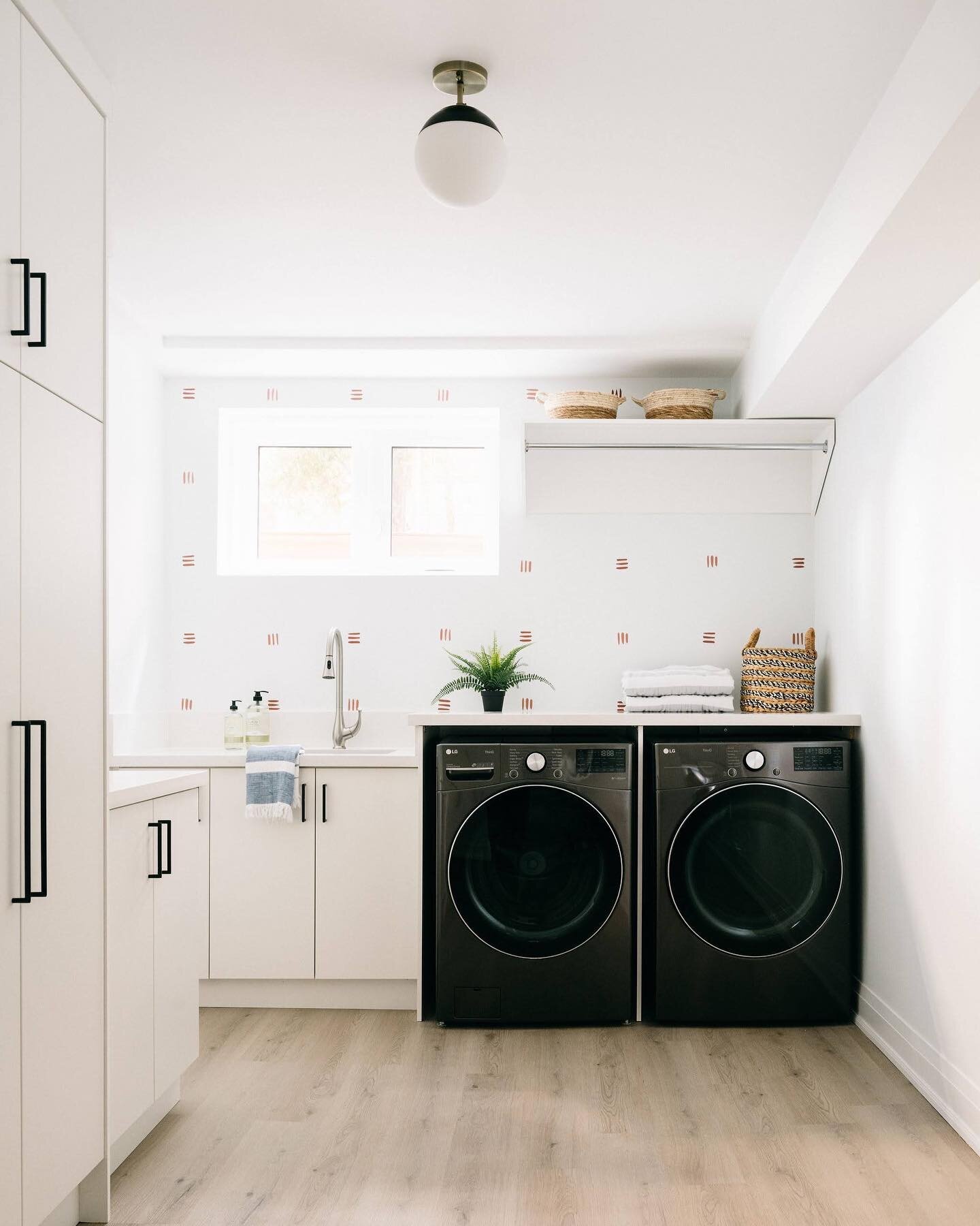 Laundry room goals featuring a full wall of storage for their seasonal clothes. Swipe ⬅️ to see the major transformation!
📸 @janetkwan 

#designinspiration #laundryroomgoals 
#renovations #homerenovation #homeinspiration #homeinspo #homestyle #myhom