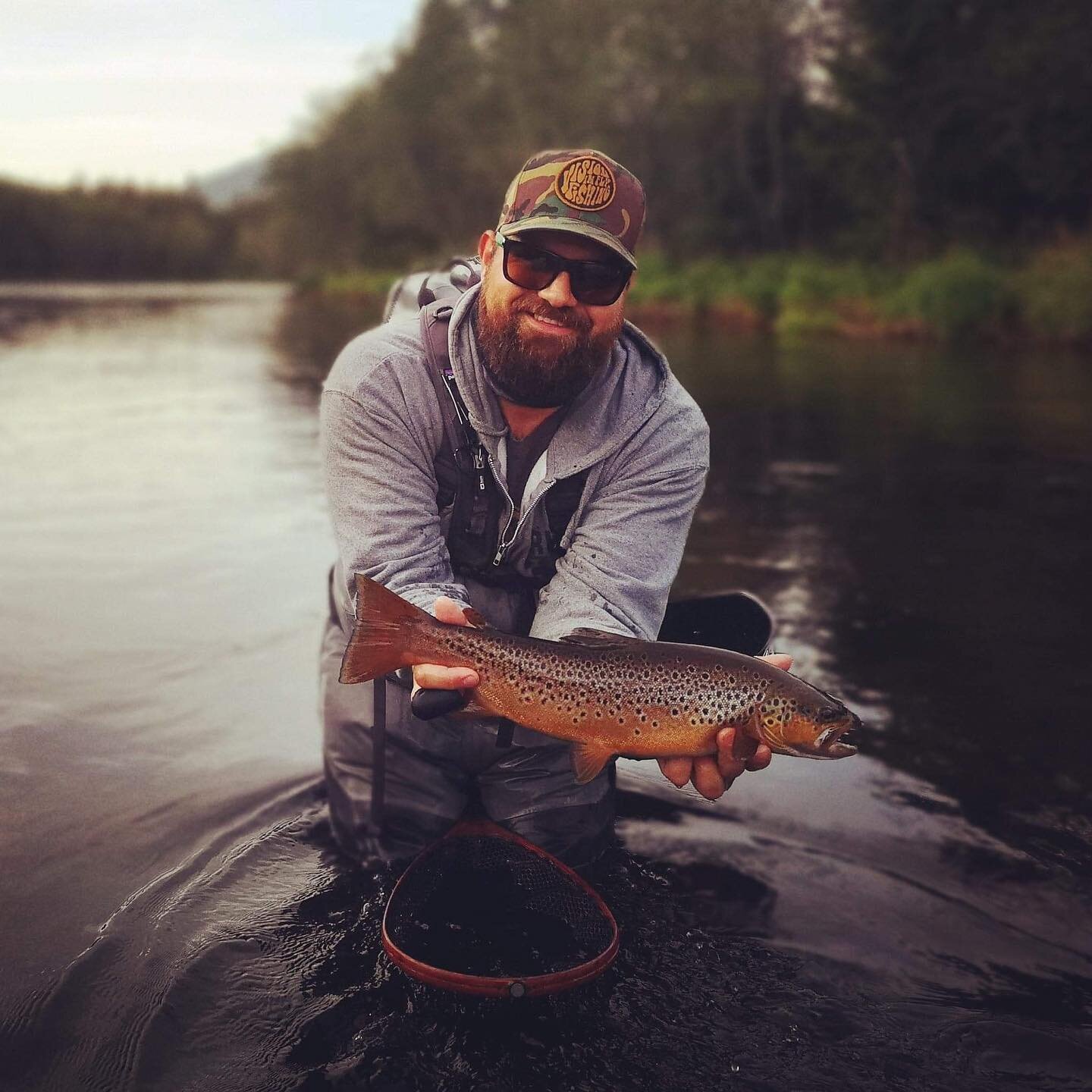 Found his happy place. #renaelva @jaran84 
#flyfishing #flufiske #norway #utno #renafiskecamp #nature #renafishcamp