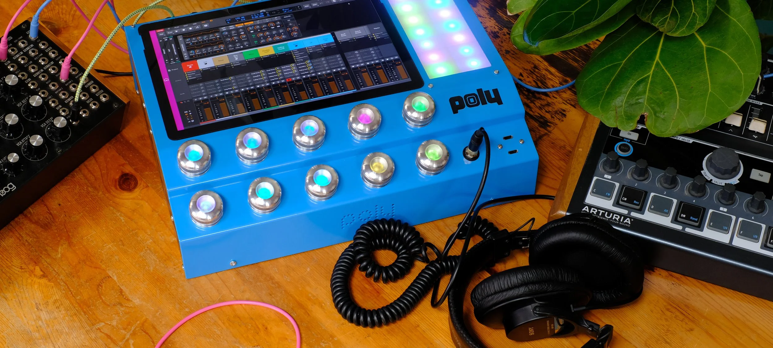 synths1.jpg