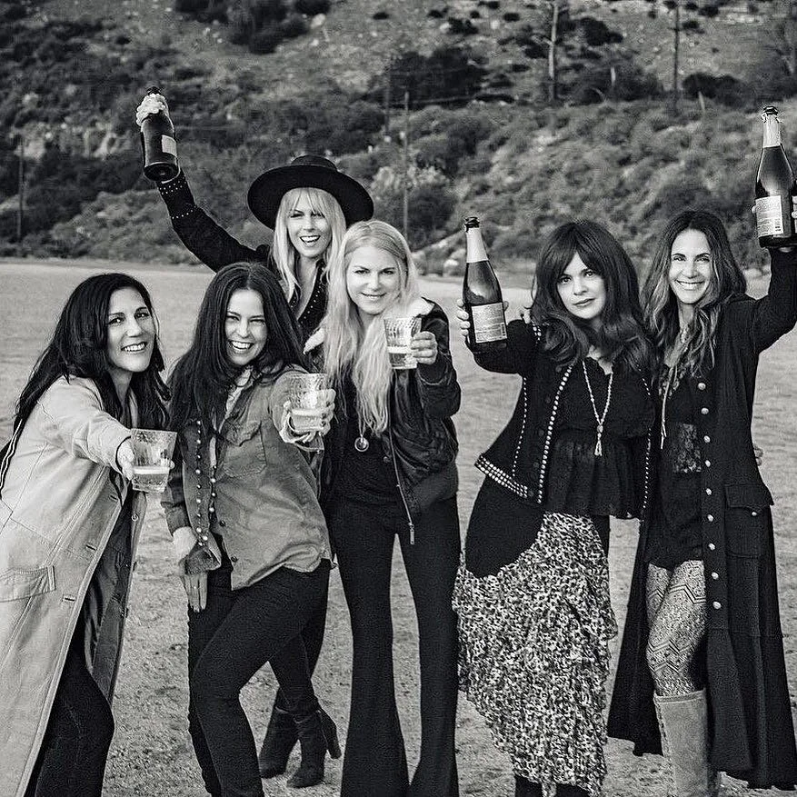 Wishing you all a Happy and healthy New Year! Xox The Wild West ✨ @thewildwestmusic
@blackbirdrecordlabel 
📸 @jasonwillheim