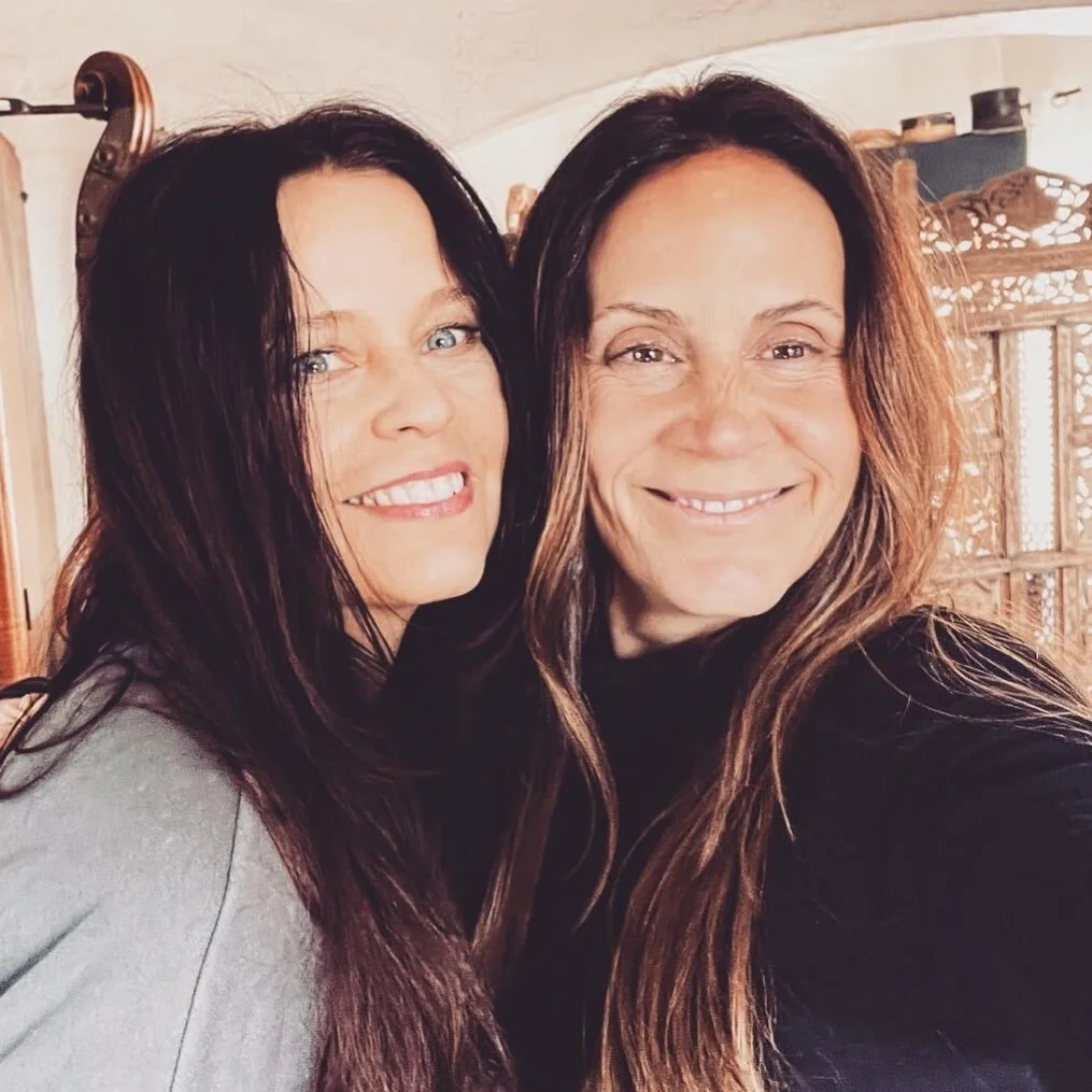 Wild Westers, Tawny Ellis &amp; Deb Morrison wildwesting 💞🌾 Repost from @debmorrisonmusic
&bull;
A lap steel afternoon with this lovely. 
@tawny_ellis  @thewildwestmusic