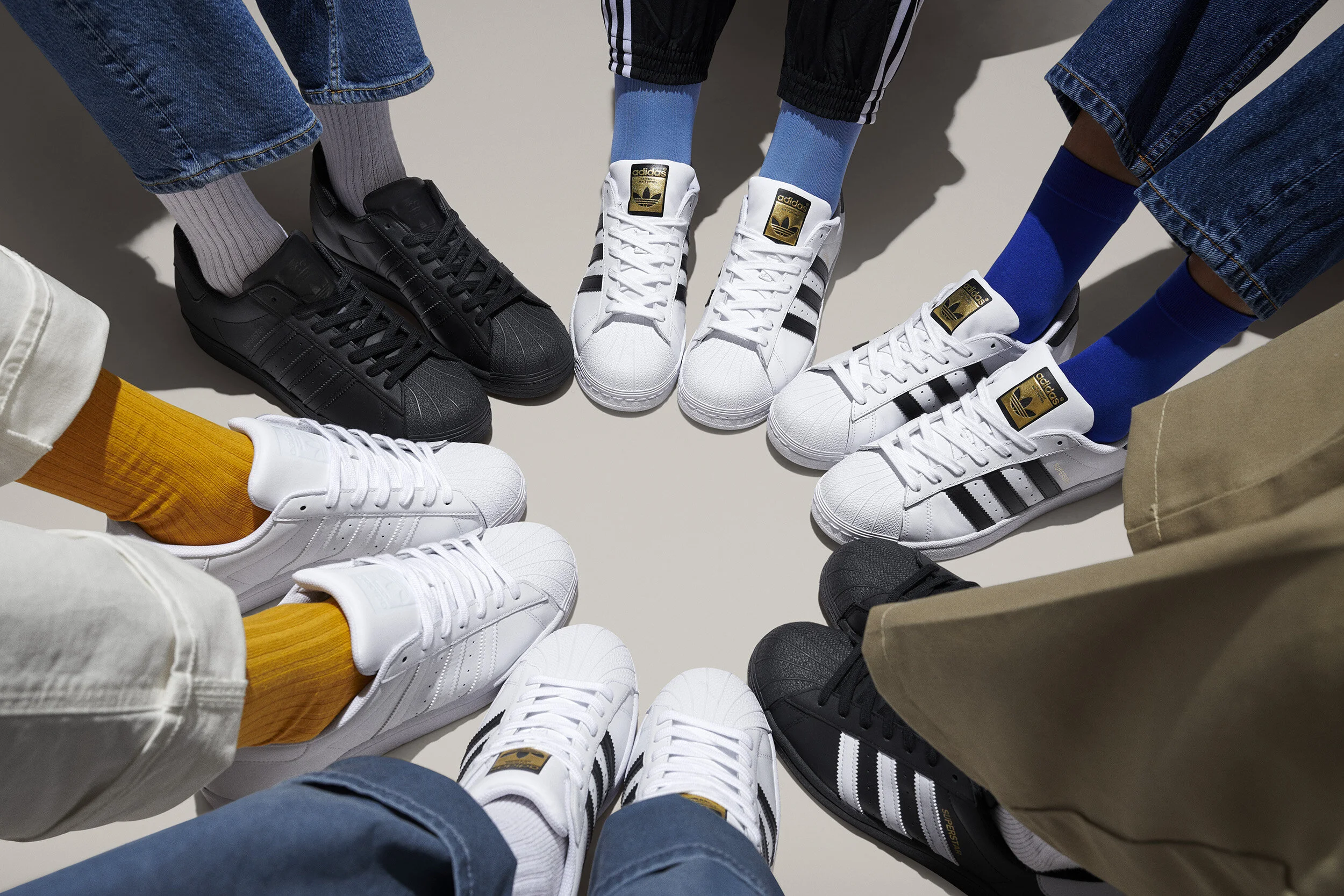 adidasOriginals_SS20_SUPERSTAR_LOOK15_Foot_Huddle_1_147_d.jpeg