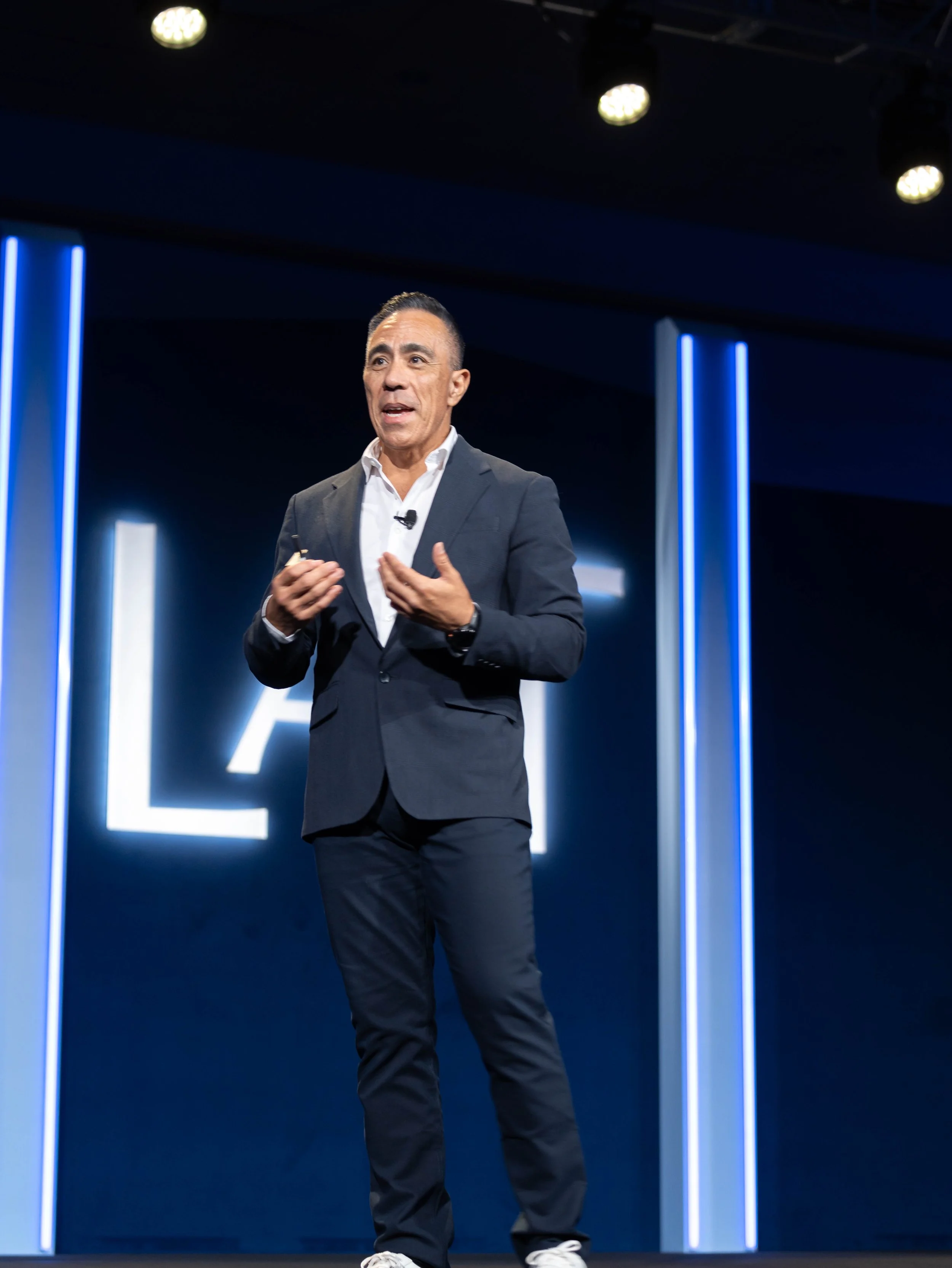 Guillermo LAT -1.jpg