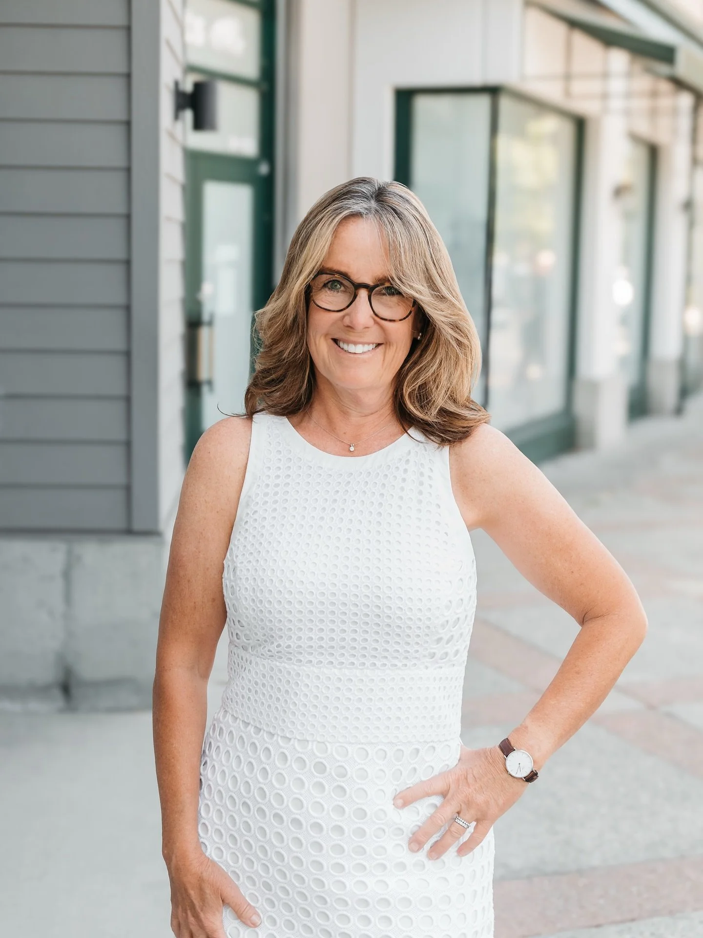 We had the pleasure of capturing headshots for Redmond Family Law in West Vancouver, highlighting the professional yet approachable team behind the firm. 

Specializing in divorce, separation, child and spousal support, custody and guardianship, prop