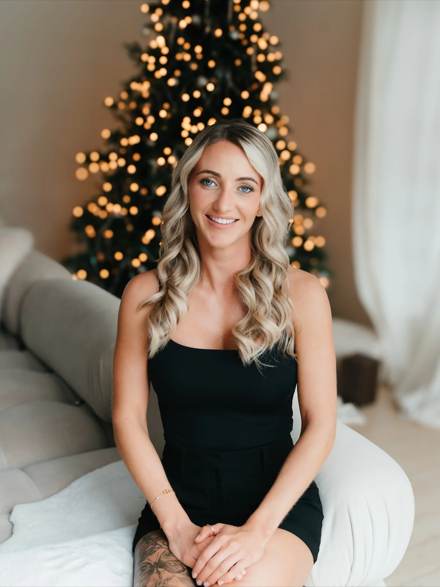 Some highlights from our holiday minis for Teresa from @bronzedbytc ✨🤍

#SocialMediaMarketing #SocialMediaManager #VancouverSocialMedia #MediaCompany #VancouverBrandPhotographer #VancouverBrandPhotos #BrandPhotography #BrandStrategy #BrandStrategist