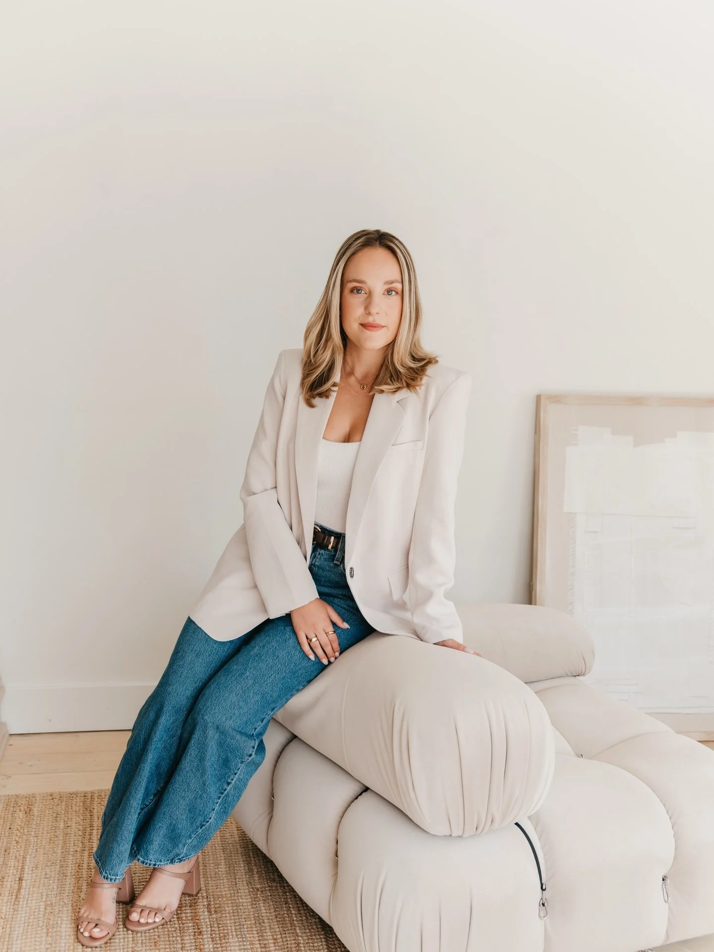 From Spring 2025 ✨ What a pleasure it was to collaborate with fellow creative Em from @stemcreative.ca ! 

This shoot was all about capturing her vibrant, creative energy and translating it into imagery that truly reflects the heart of her brand.

Fr