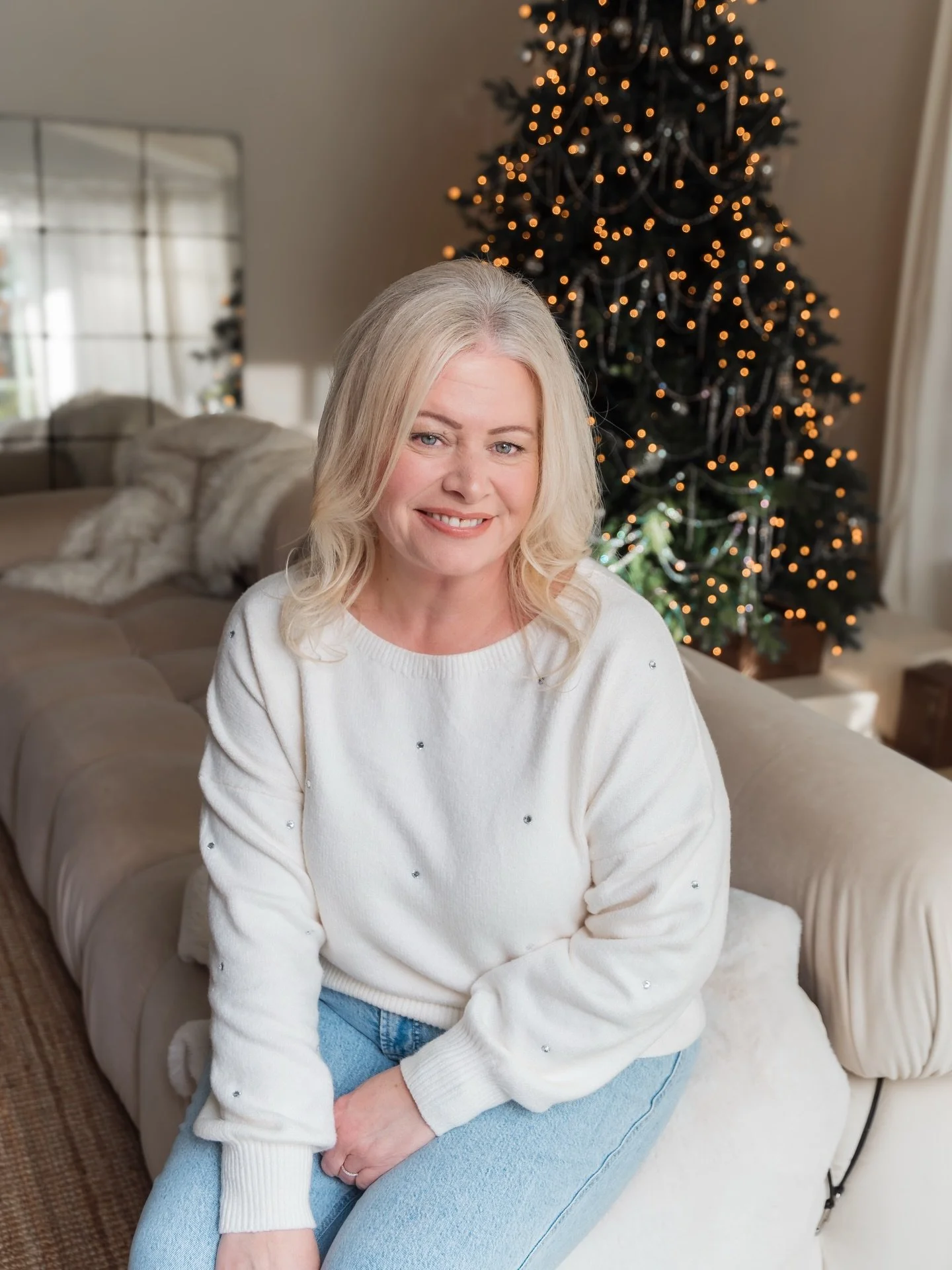 If you looked up &ldquo;sparkle&rdquo; in the dictionary, you might just find a photo of @toridolmans ✨

Another highlight from our 2025 Holiday Photo Day: we&rsquo;re excited to share a few shots of Fraser Valley Mortgage Broker, Tori Dolmans.

She&