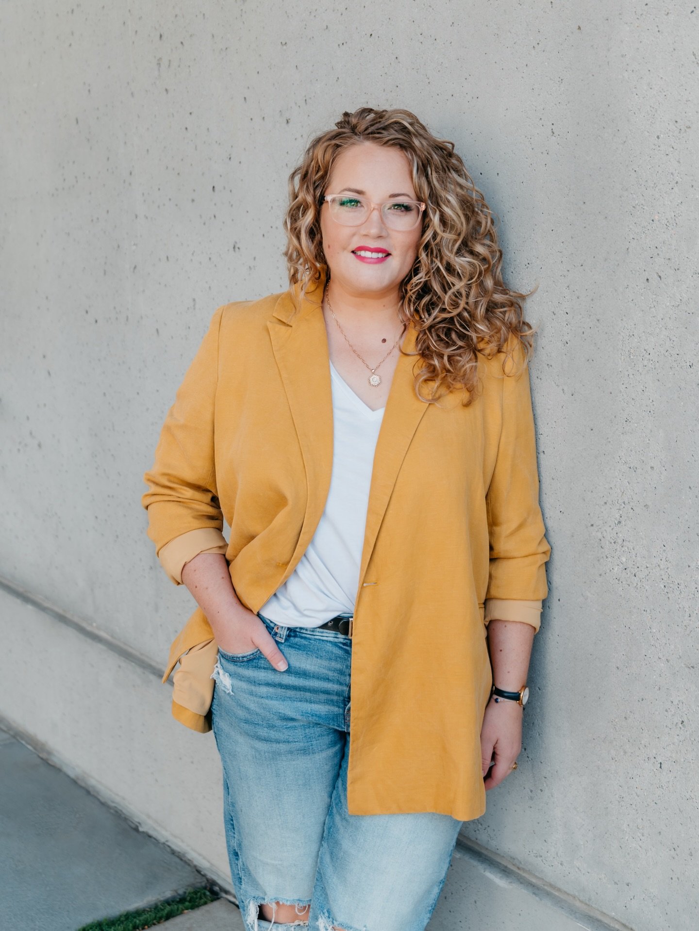 Shooting a fellow brand photographer! Which you would think, might be a nerve wracking endeavour.

Nope, not with the lovely @christinalouisebranding ! ✨

Instead you&rsquo;ll spend a beautiful afternoon at the Waterfall Building and Granville Island