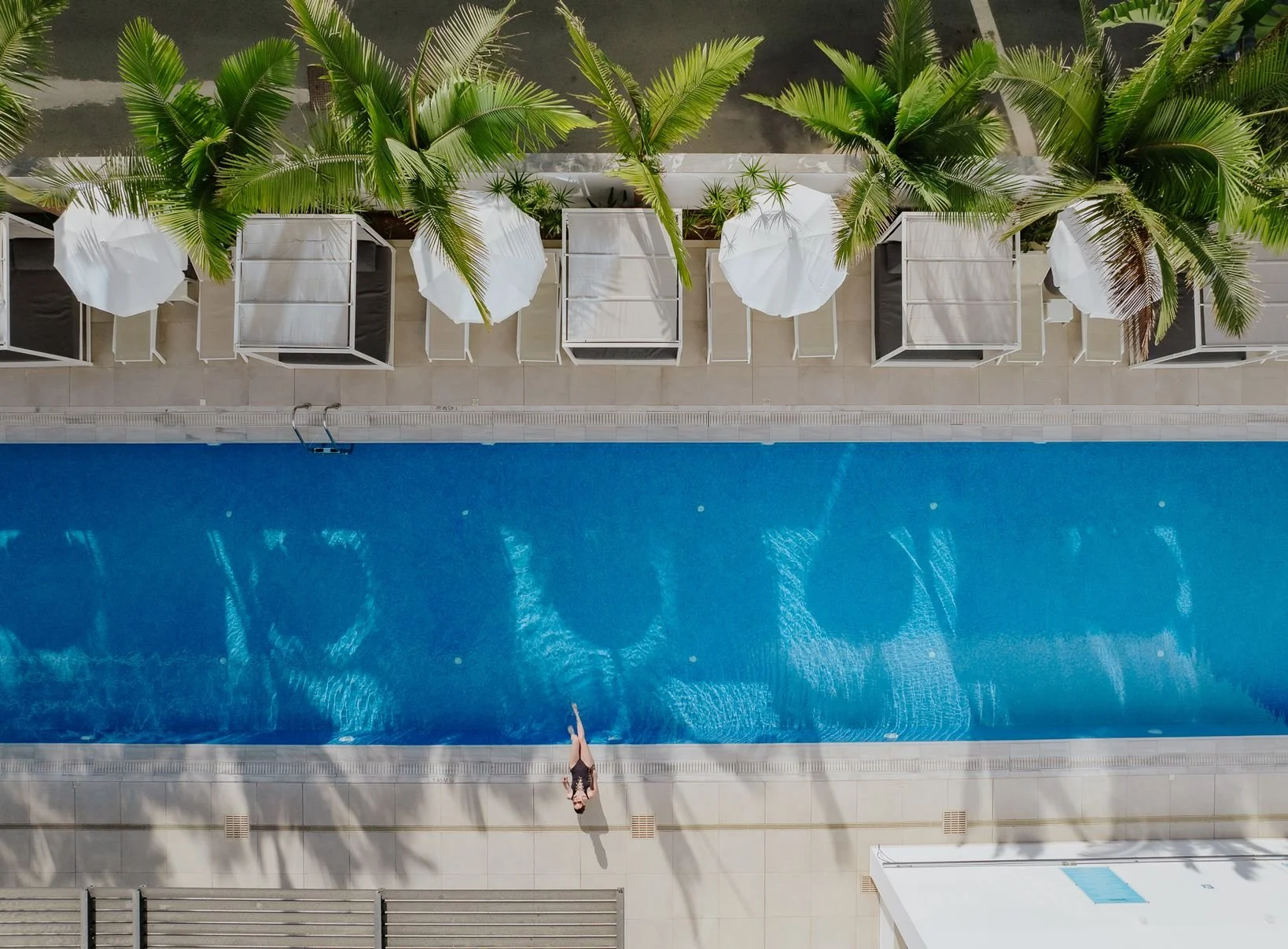 SEASONS HOTEL by DEC-73.jpg