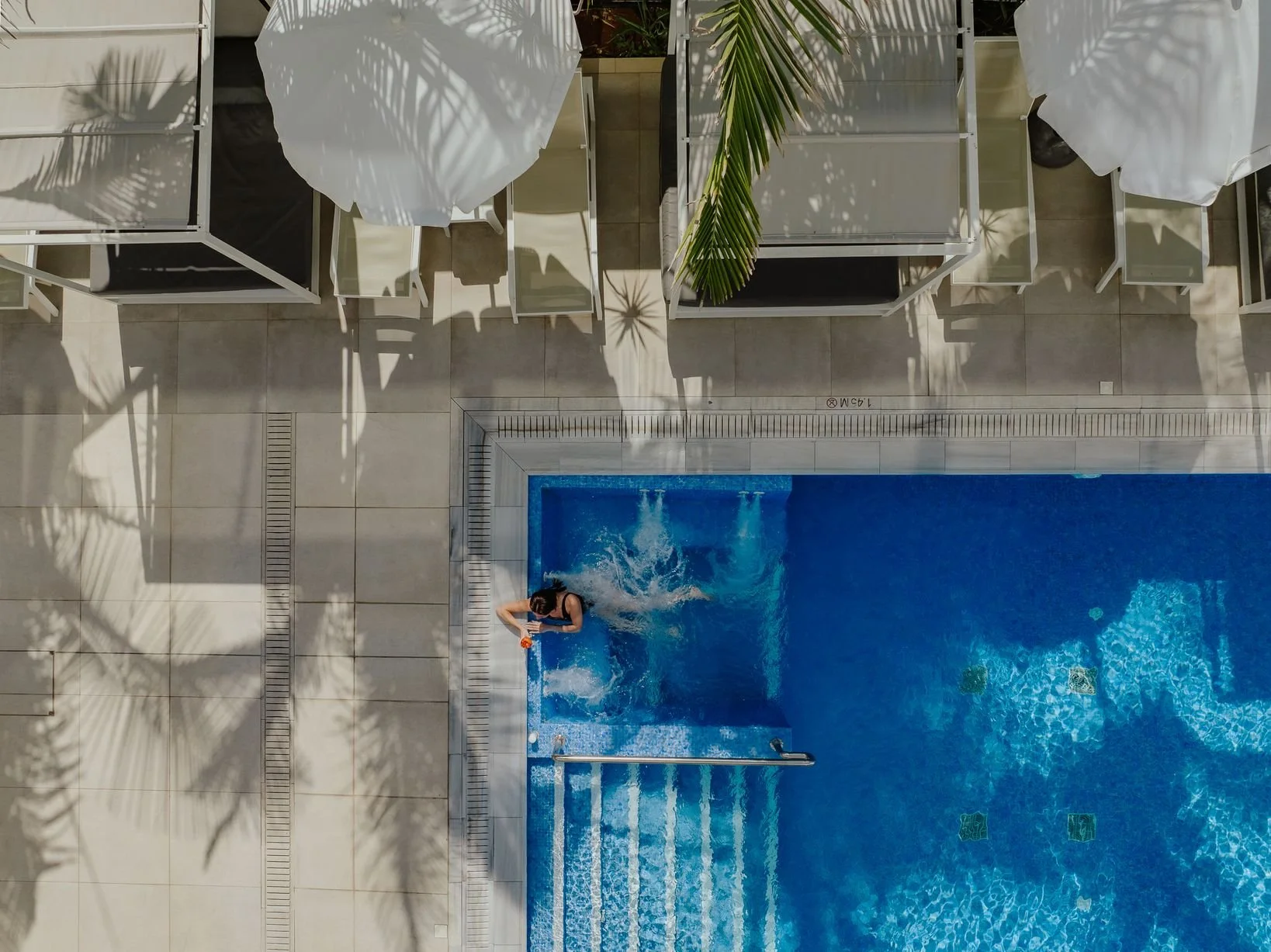 SEASONS HOTEL by DEC-111.jpg