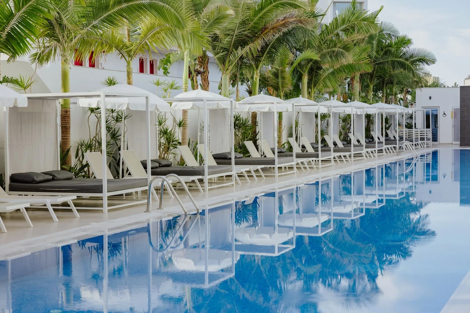 SEASONS HOTEL by DEC-114.jpg